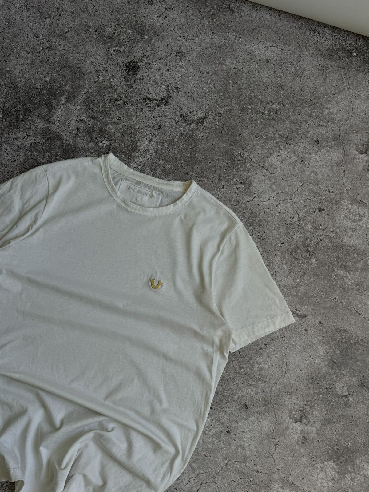 True Religion × Vintage Vintage True religion metal logo Y2K t-shirt Size US S / EU 44-46 / 1 - 2 Thumbnail