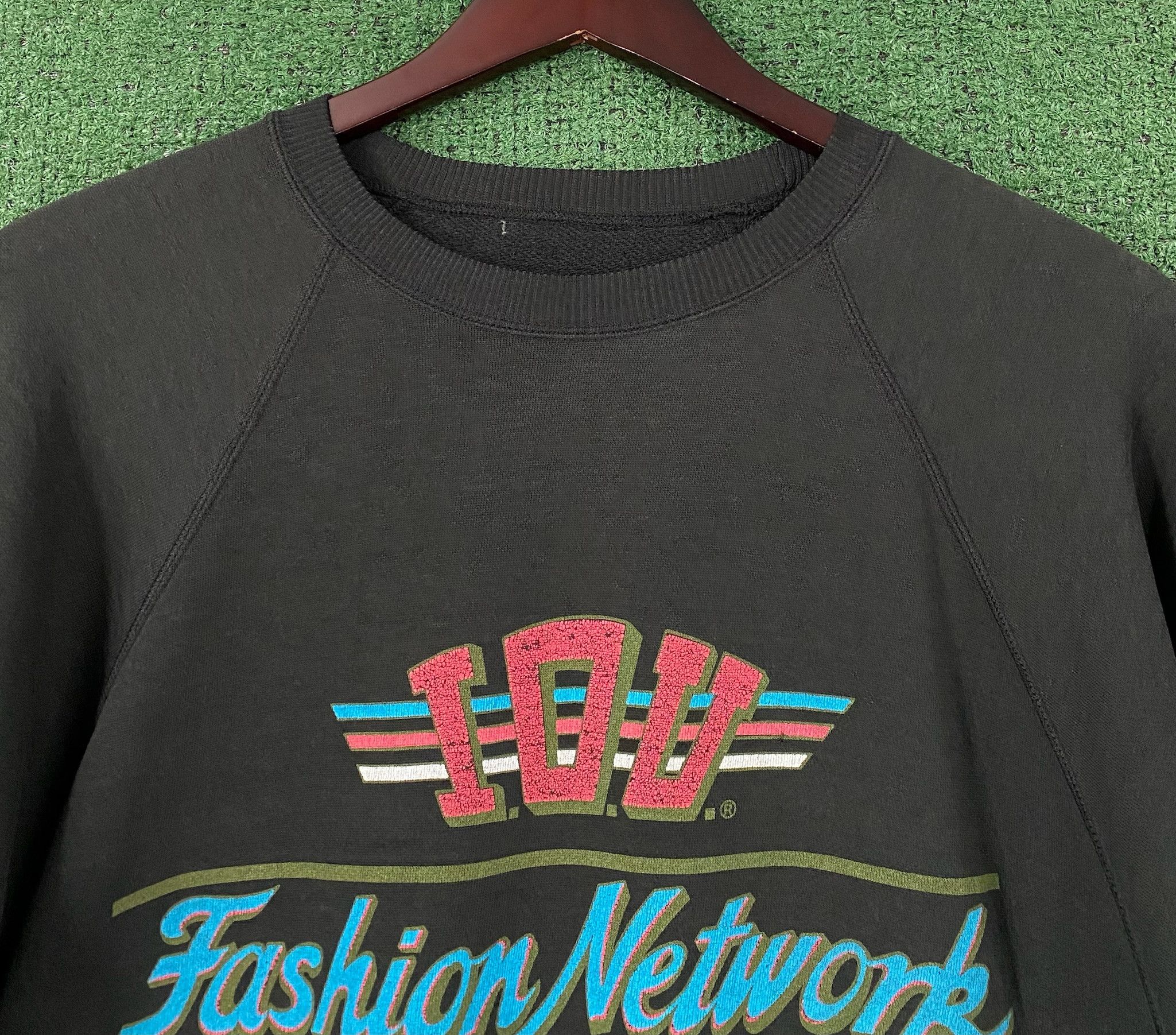 Vintage 80’s IOU Fashion Network Graphic Black Raglan Sweatshirt XL Size XL / US 12-14 / IT 48-50 - 2 Thumbnail