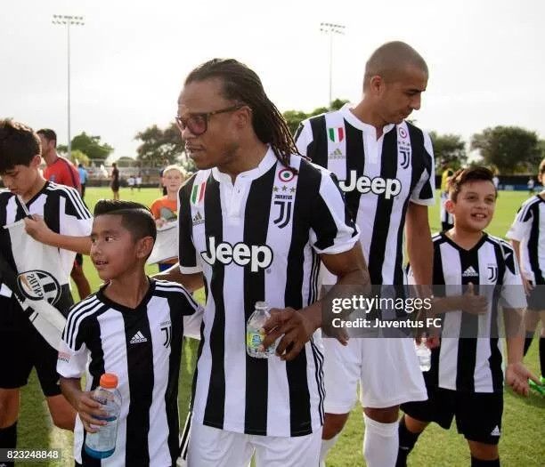 Adidas JUVENTUS 2017 2018 HOME ACADEMY FOOTBALL SHIRT SOCCER JERSEY Size US S / EU 44-46 / 1 - 8 Thumbnail