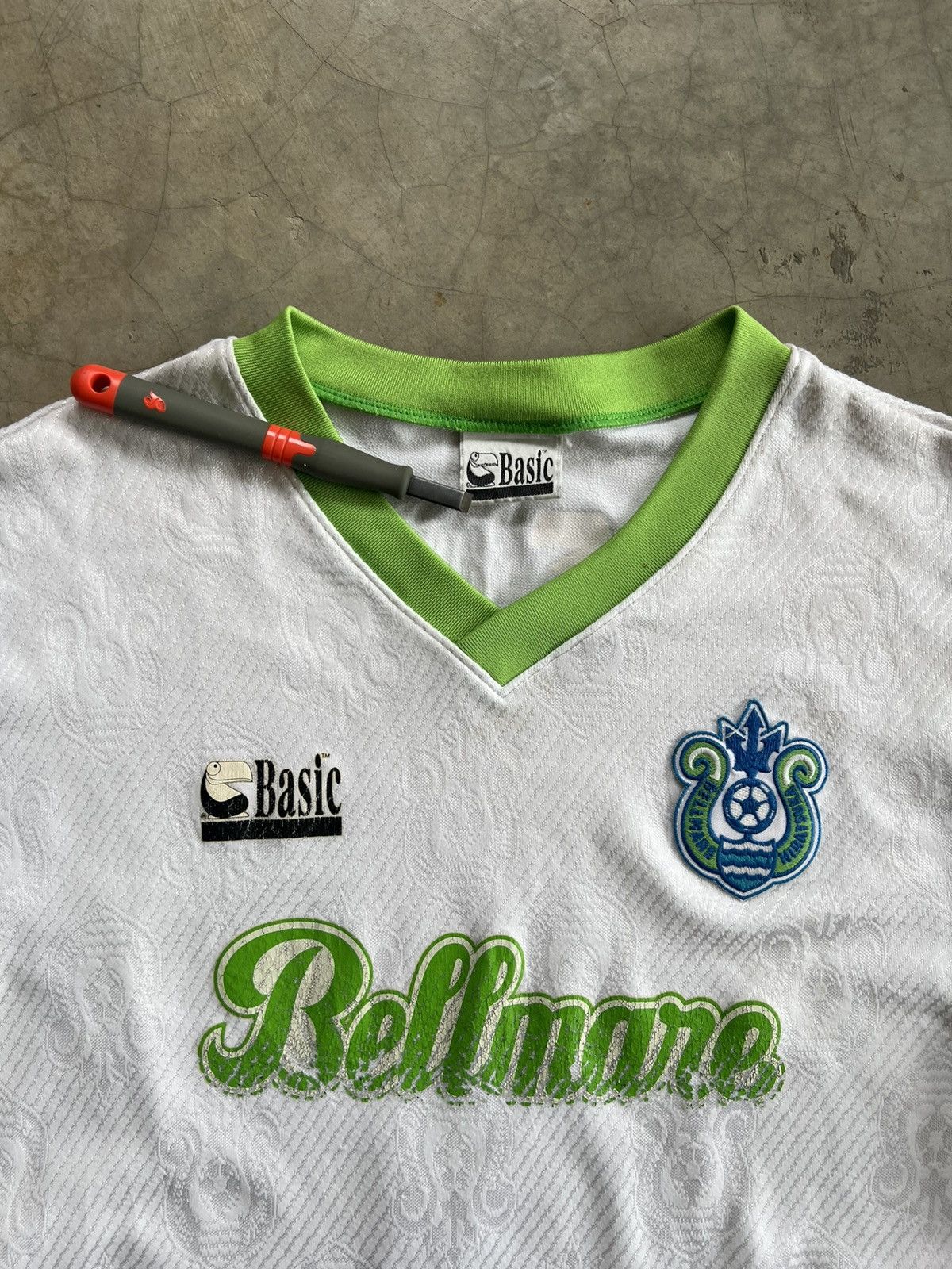 Japanese Brand 90’s Bellmare Hiratsuka Japan Vintage Jersey Size US L / EU 52-54 / 3 - 3 Thumbnail