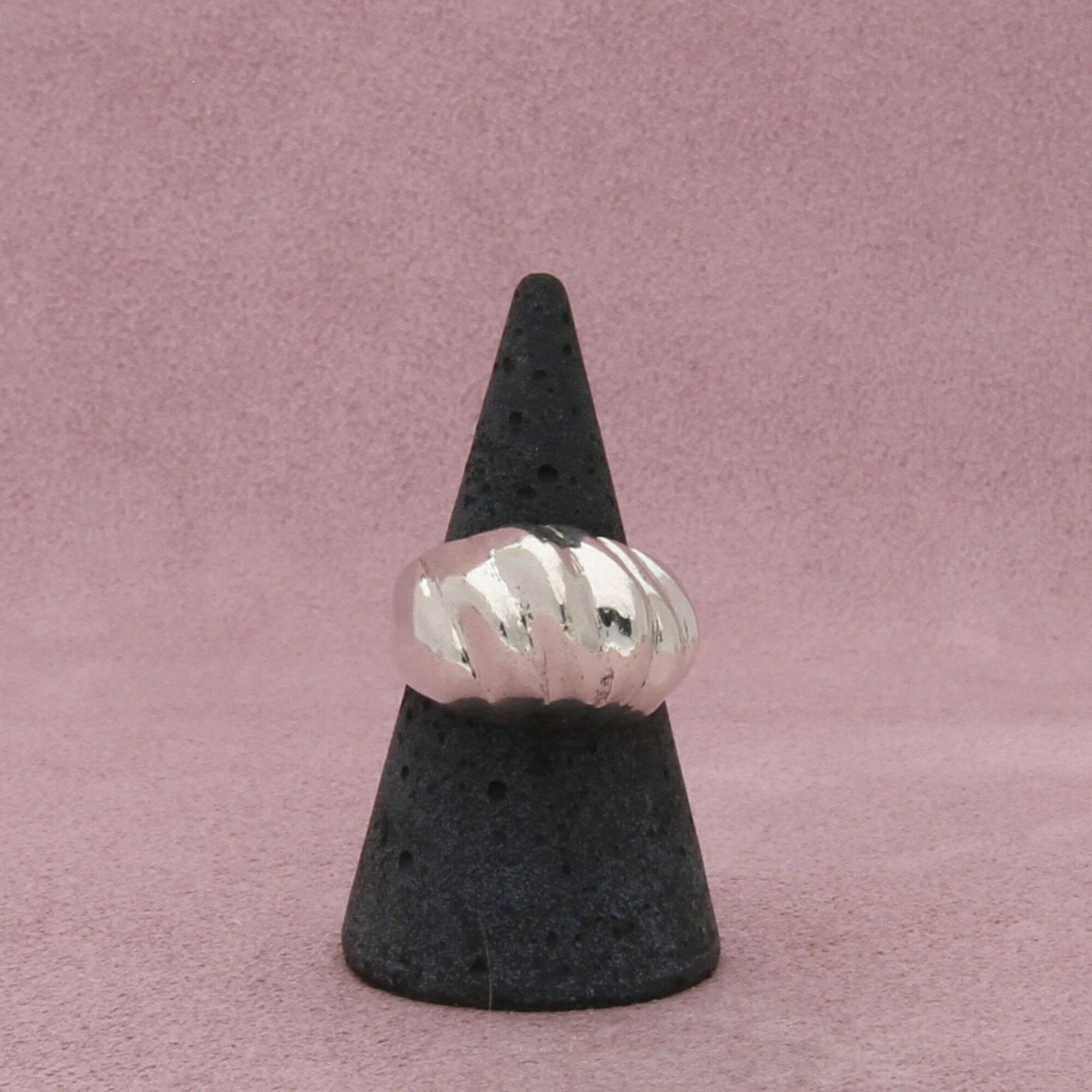 Sterling Silver sterling silver vintage chunky scalloped dome ring size 6.75 Size ONE SIZE - 3 Thumbnail