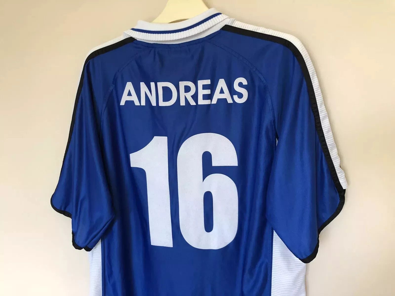 Vintage VINTAGE KARLSRUHER 2002 2004 HOME FOOTBALL JERSEY SHIRT Size US L / EU 52-54 / 3 - 9 Thumbnail