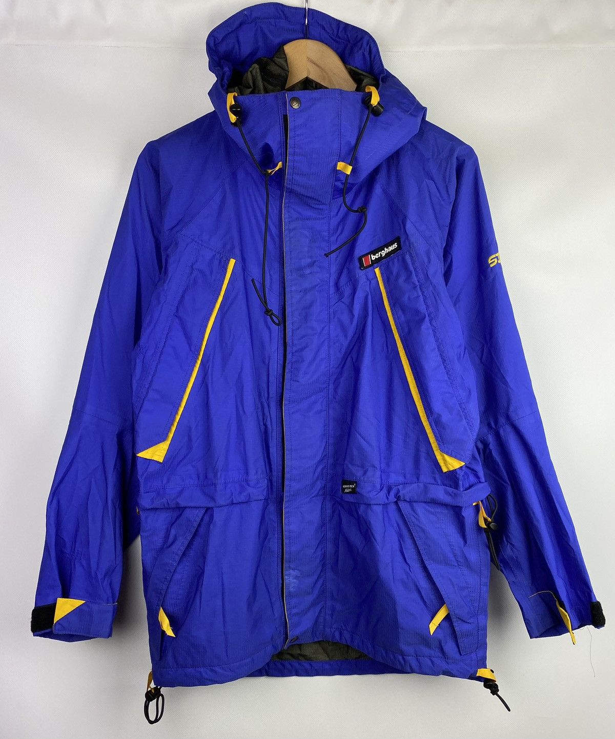 Berghaus × Vintage Berghaus vintage gore Tex thunderflash Jacket size S Size US S / EU 44-46 / 1 - 1 Thumbnail