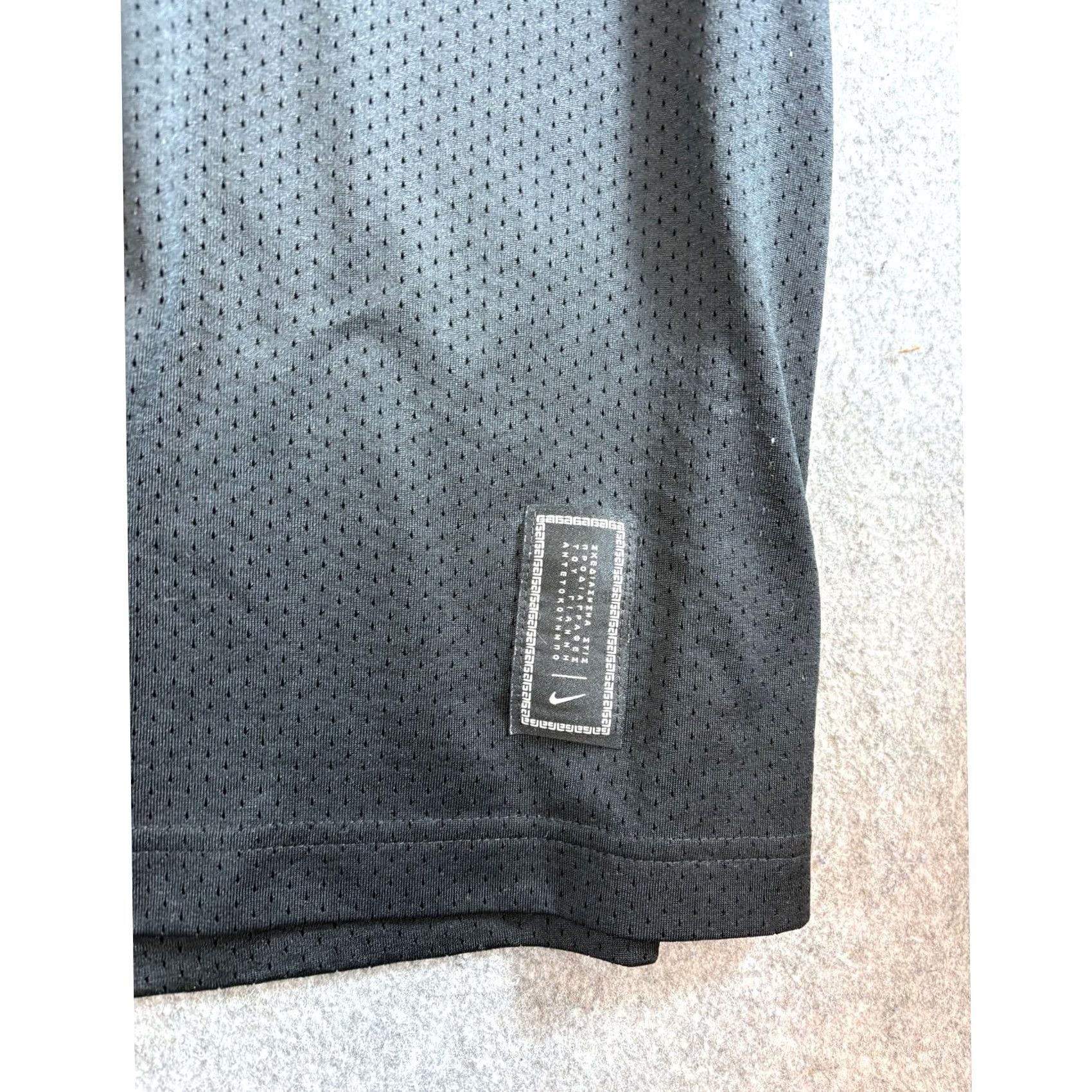 Nike Nike Giannis Antetokounmpo Shirt Mens Black Dri-Fit Quarter Zip 3XL Shirt Men Black Dri-Fit Quarter Zip Geometric Logo Embroidered Nike Mens Shirt Size US XXL / EU 58 / 5 - 5 Thumbnail