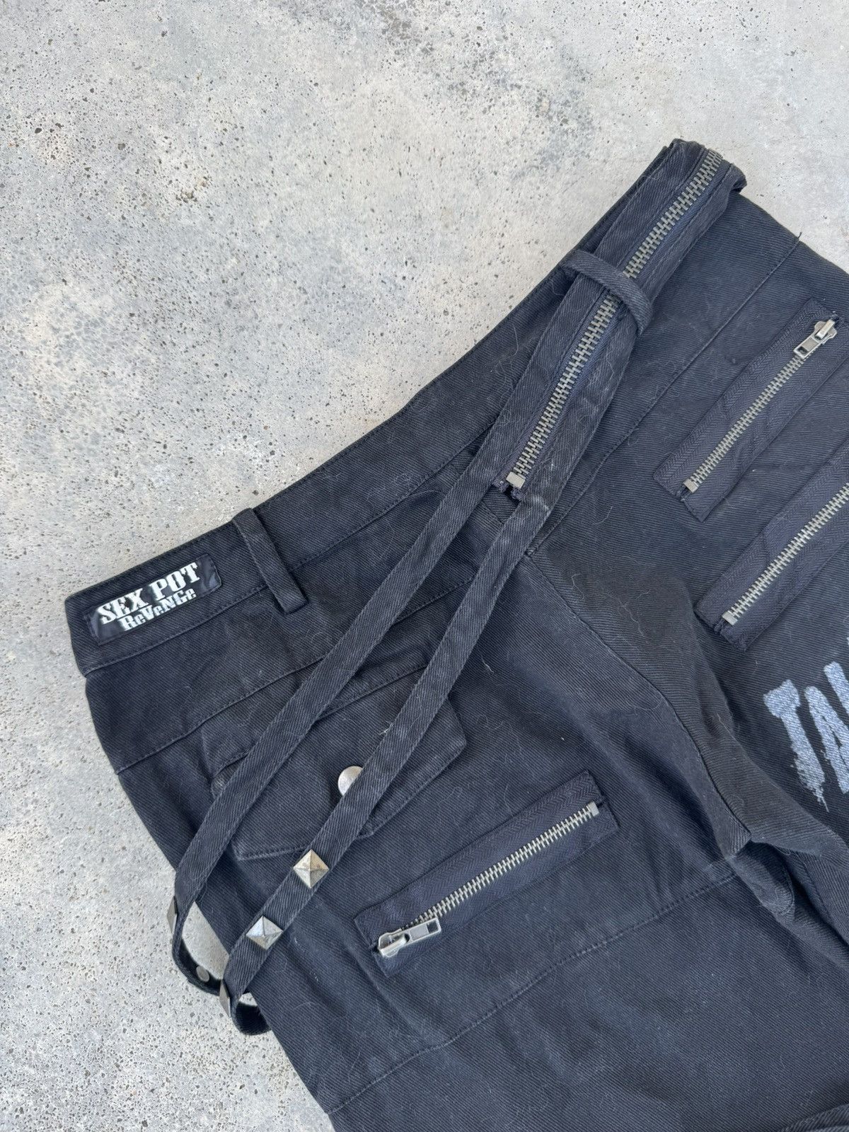 Sex Pot ReVeNGe 2000s Punk Sex Pot Revenge Bondage Pants 3/4 Pants Size US 32 / EU 48 - 9 Thumbnail