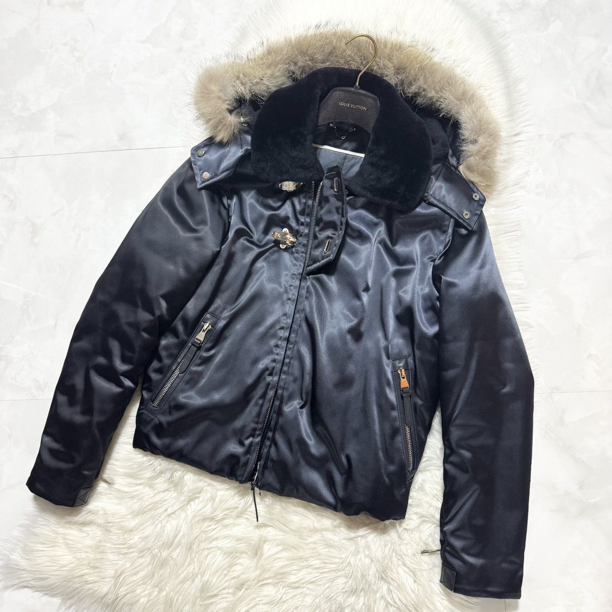 Louis Vuitton Louis Vuitton Runway Leather Bomber Jacket with Fur Hood Size US M / EU 48-50 / 2 - 7 Thumbnail