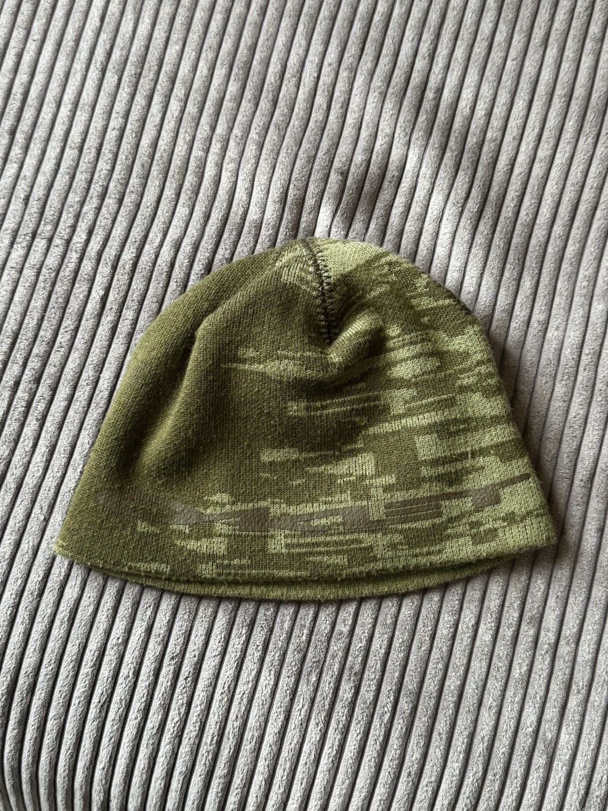 Oakley × Vintage Vintage y2k Oakley Beanie Hat Gorpcore Hype Streetwear Rare Size ONE SIZE - 1 Thumbnail
