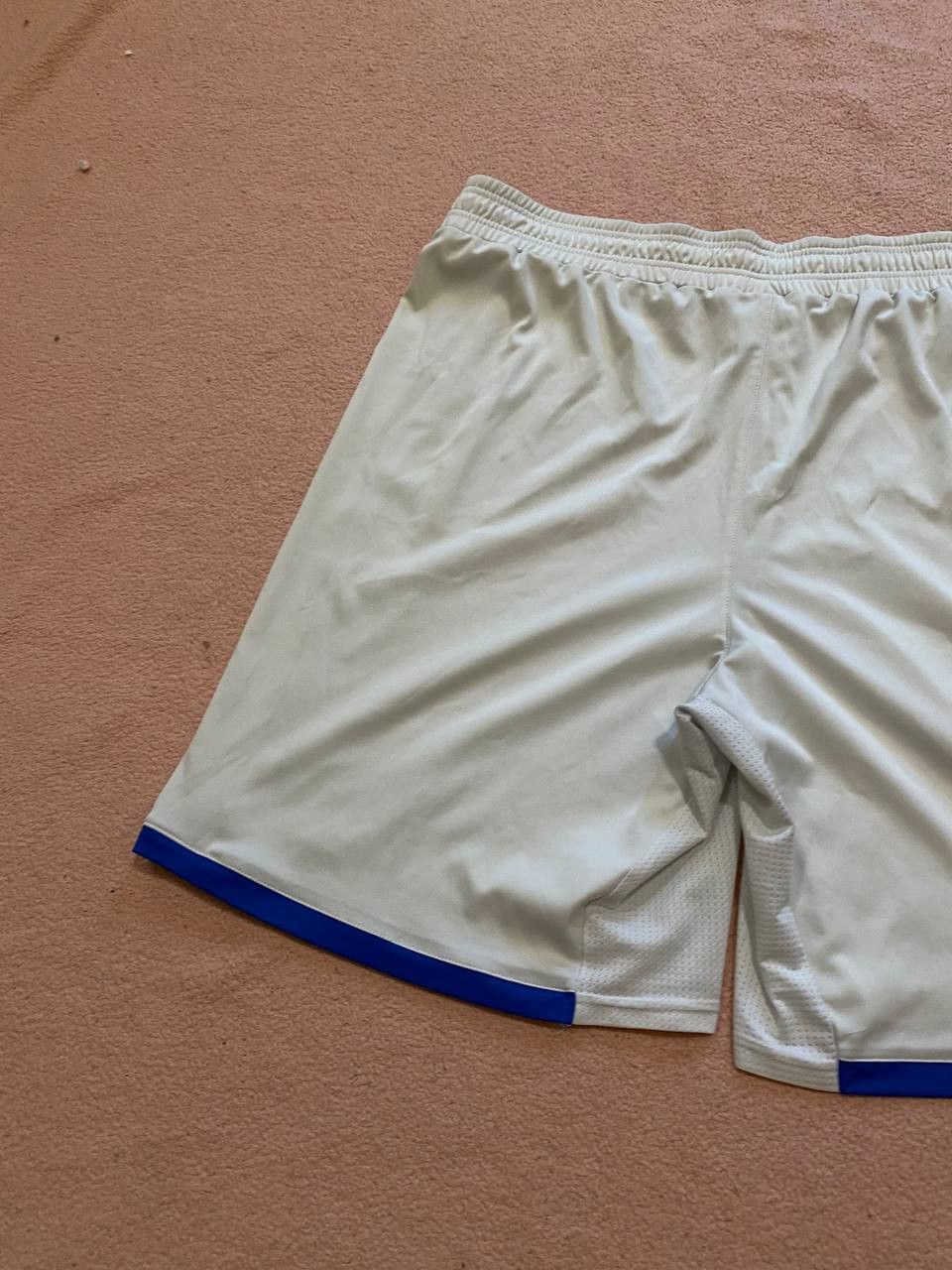 Puma Y2K white logo shorts Puma Vintage Size US 34 / EU 50 - 19 Thumbnail