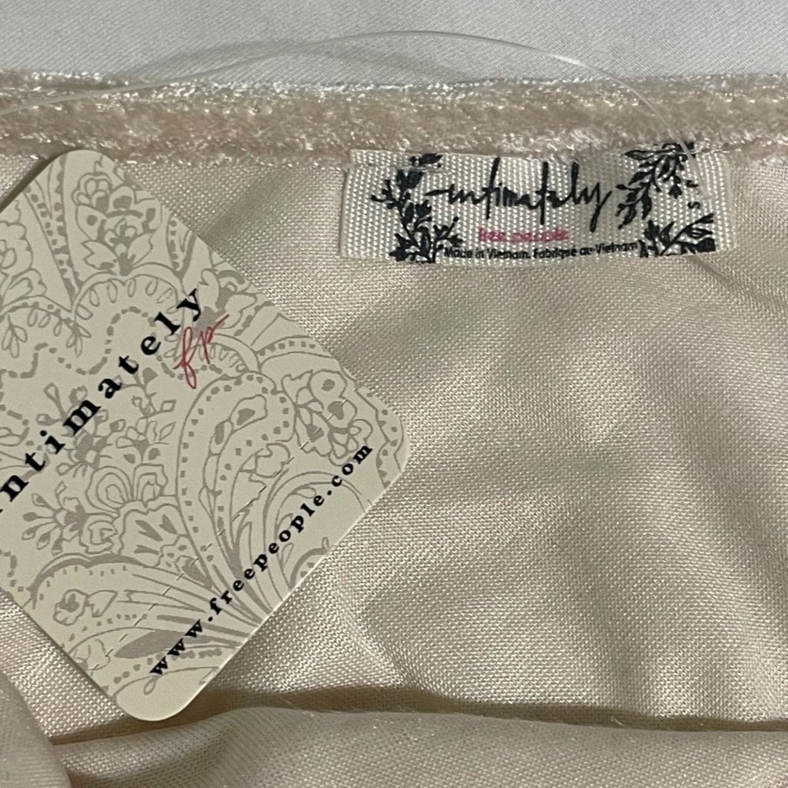 Free People Free People Intimates | All Night Velvet Camisole Small NWT Size S / US 4 / IT 40 - 8 Thumbnail