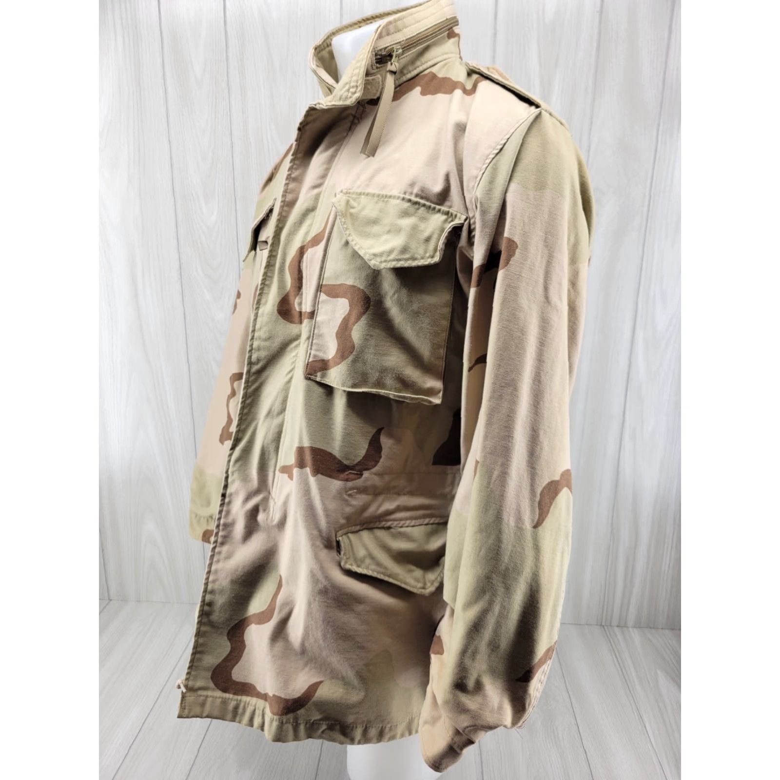 Vintage US ARMY Field Jacket Desert Camouflage Pattern Medium Long Jacket Mens Camouflage Military Coat Long 32.5" Down Back Size US M / EU 48-50 / 2 - 2 Thumbnail