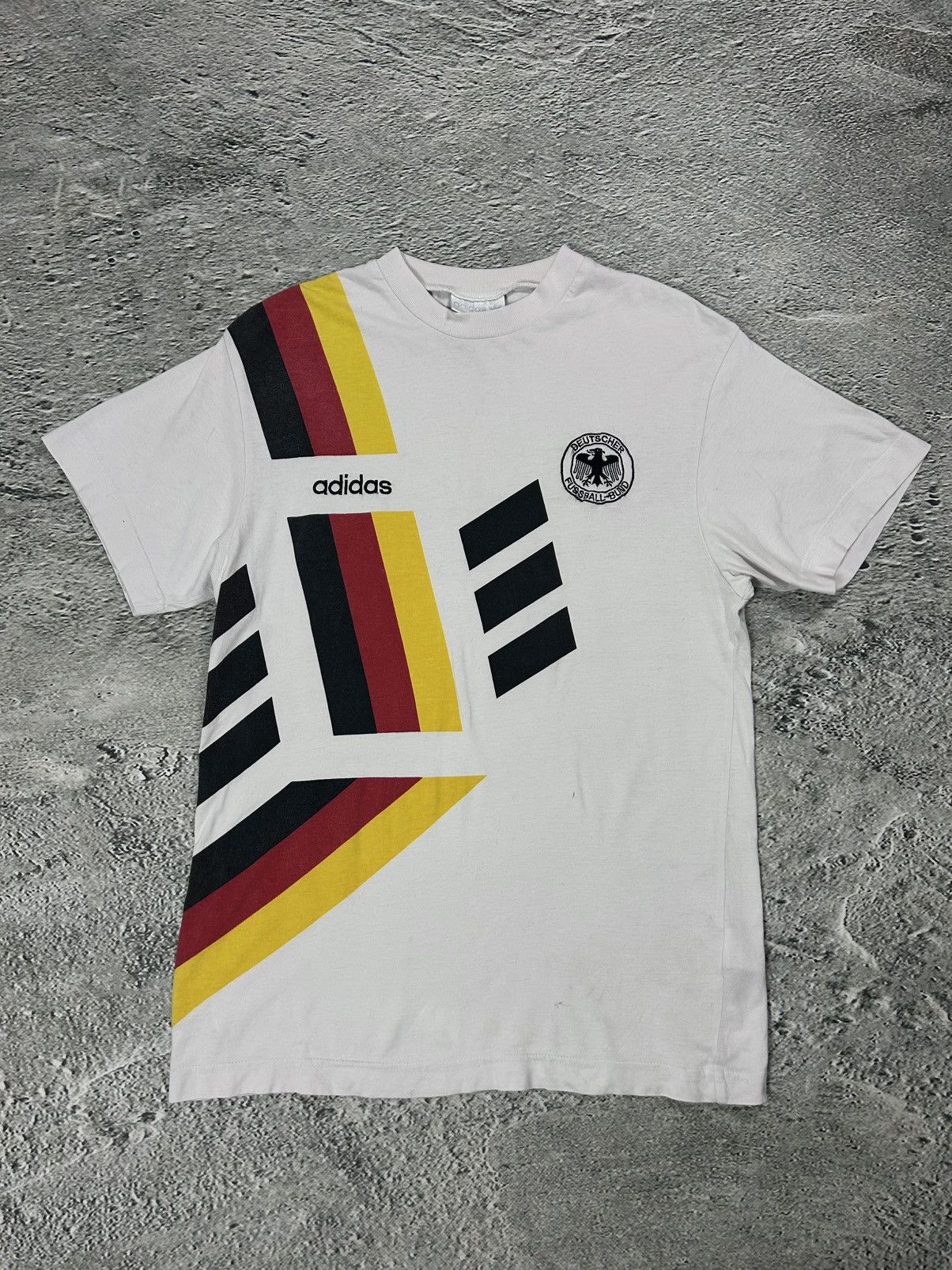 Adidas Germany 2000 T-Shirt Cotton Vintage Adidas Football Jersey Size US S / EU 44-46 / 1 - 1 Thumbnail