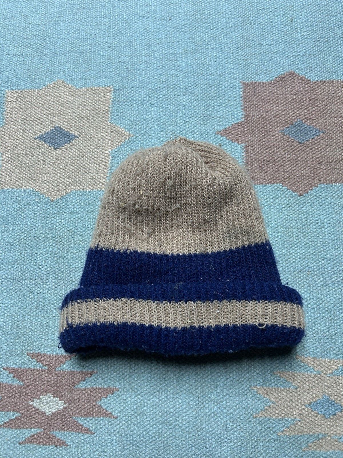 Vintage Vtg hand knit beanie striped 2 tone acrylic soft adult OSFA Size ONE SIZE - 3 Thumbnail