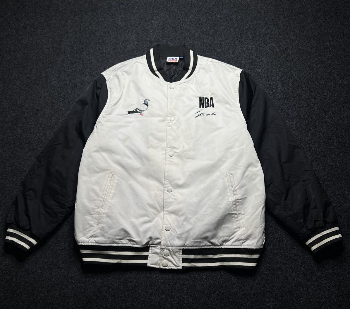 NBA VTG NBA X STAPLES ALL TEAMS FULL VERSITY BOMBER JACKET 2XL Size US XL / EU 56 / 4 - 1 Thumbnail