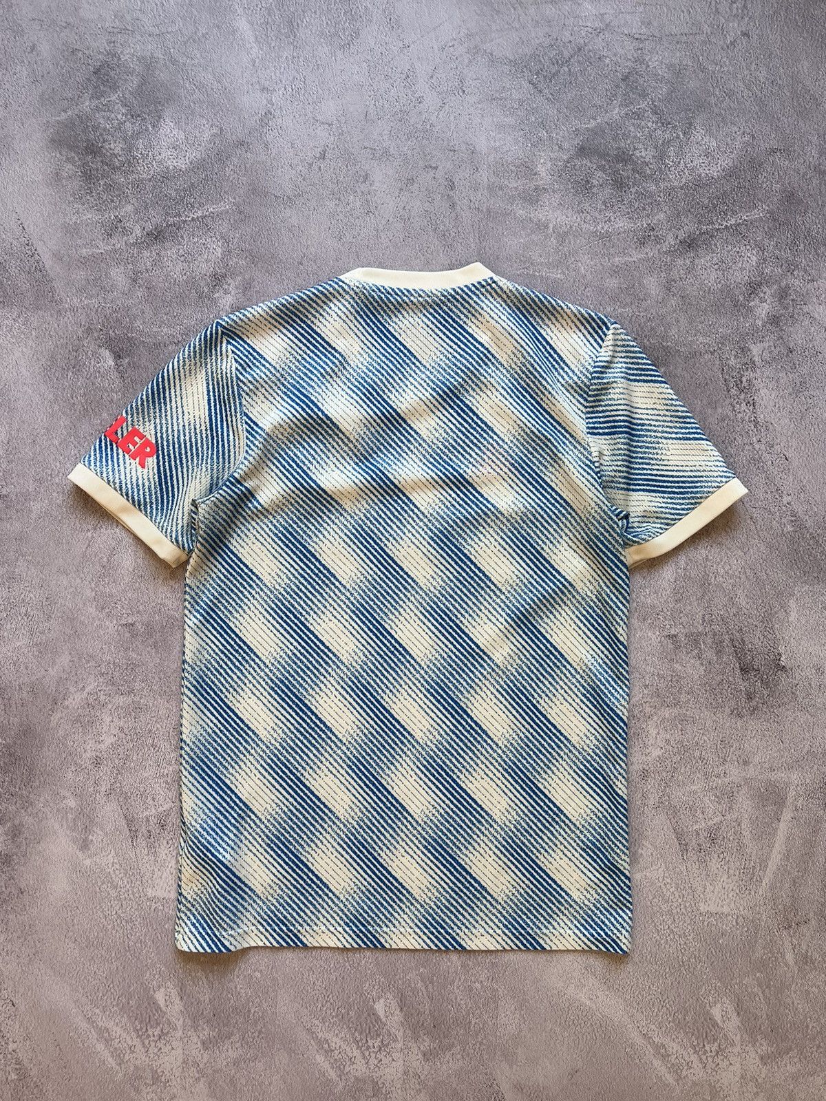 Adidas ADIDAS MENS MANCHESTER UNITED Jersey Size:S AEROREADY Size US S / EU 44-46 / 1 - 2 Thumbnail