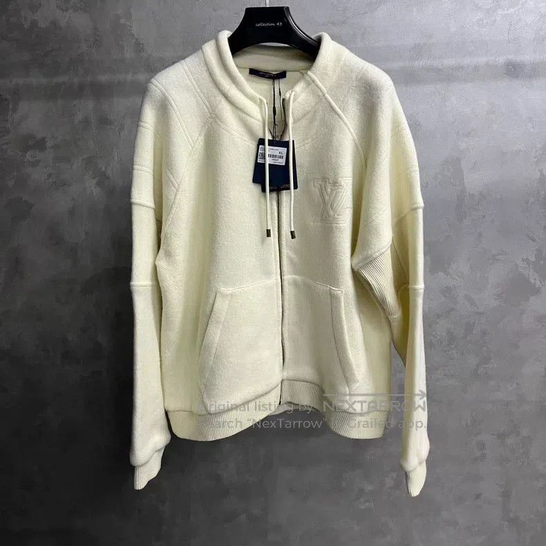 Louis Vuitton Louis Vuitton 25 Latest White Solid Wool Turtleneck Jacket Size US XL / EU 56 / 4 - 1 Thumbnail