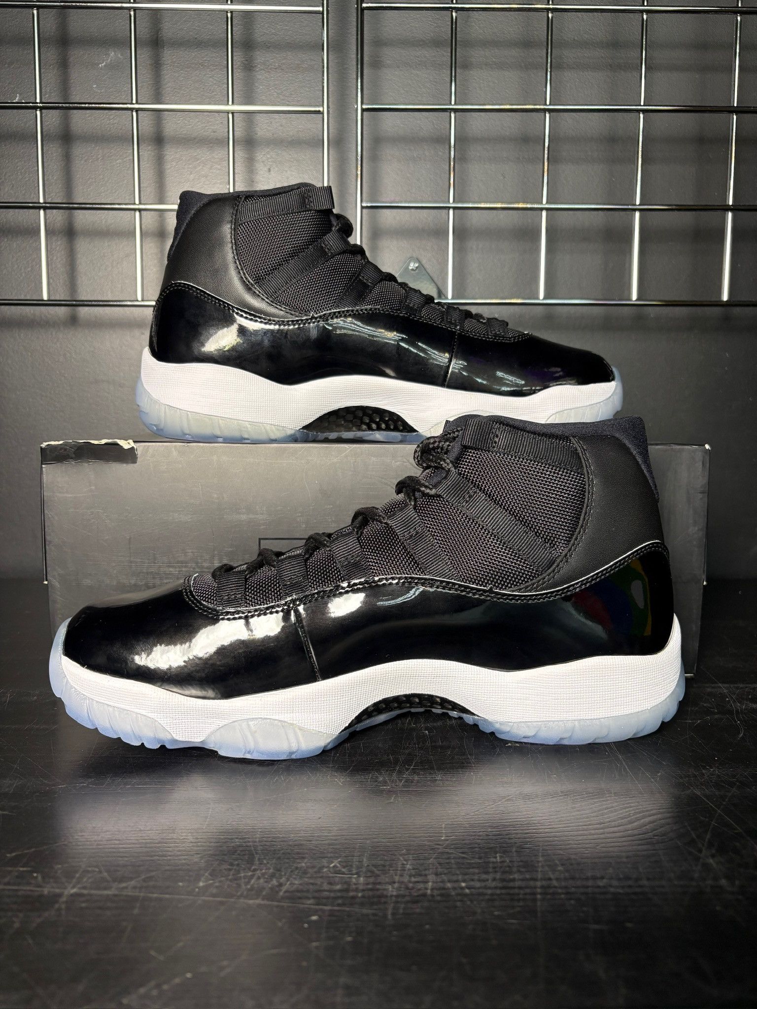 Jordan Brand Air Jordan 11 Retro "Space Jam" (2016) - Size 9.5 Size US 9.5 / EU 42-43 - 2 Thumbnail