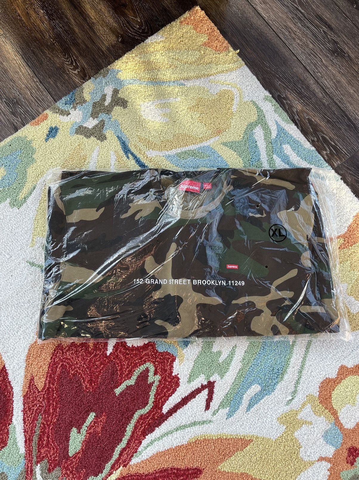 Supreme Supreme Small Box Crewneck Brooklyn Store Exclusive FW22 Size US XL / EU 56 / 4 - 2 Thumbnail