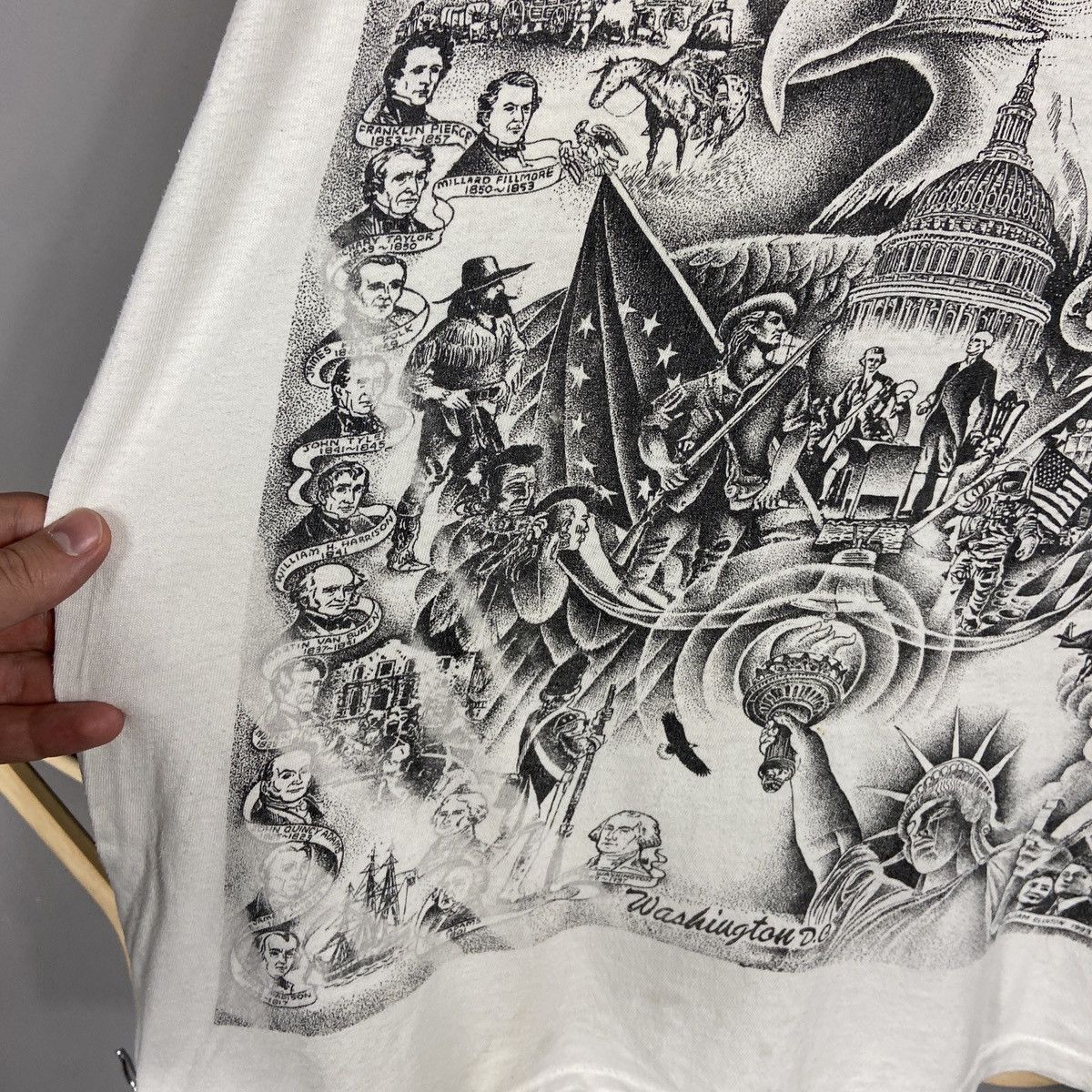 Vintage Vintage 1993 American History Graphic Tee Size US L / EU 52-54 / 3 - 7 Thumbnail