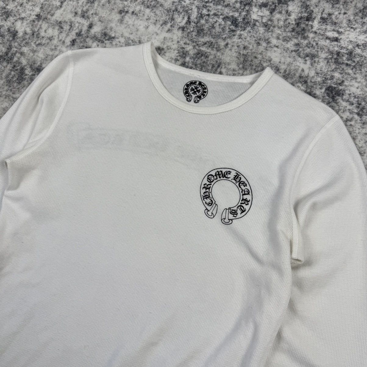 Chrome Hearts Chrome Hearts Horseshoe Cross Scroll Thermal ‘White’ L/S Size US M / EU 48-50 / 2 - 2 Thumbnail