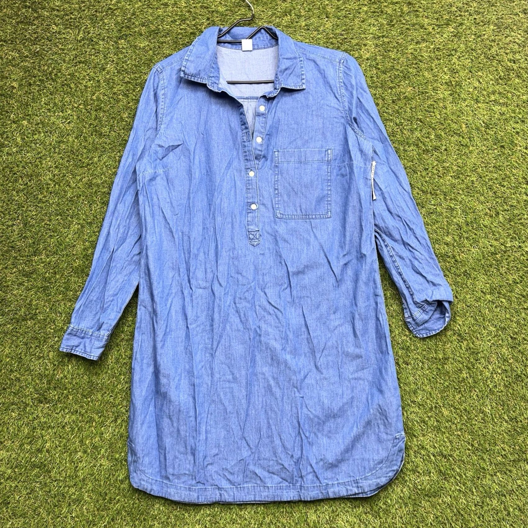 Old Navy Old Navy Dress Shirt Dress Women M Blue Denim Roll Tab Sleeve Button Front Casual Bohemian 90s? (adjusted) Size M / US 6-8 / IT 42-44 - 2 Thumbnail