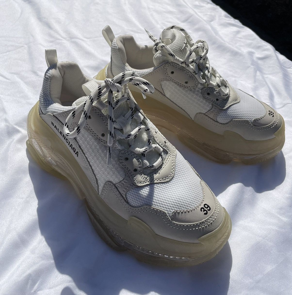 Balenciaga BALENCIAGA WOMEN'S TRIPLE S SNEAKER Size US 9 / IT 39 - 1 Thumbnail