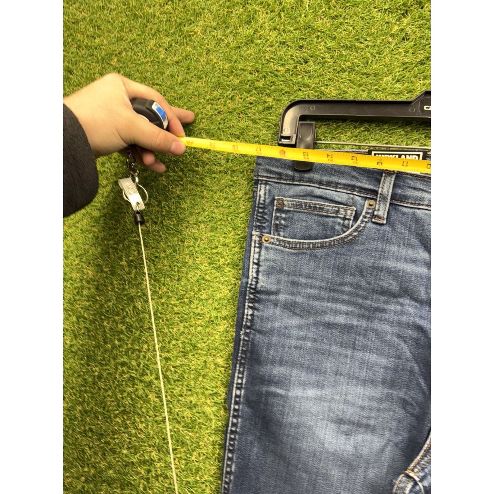 Denime Kirkland Signature Jeans Womens 14 High-Rise Skinny Fit Medium Wash Denim NWT Blue 5-Pocket Style Slim Regular Jeans Womens 14 Kirkland Signature Size 36" / US 14 / IT 50 - 5 Thumbnail