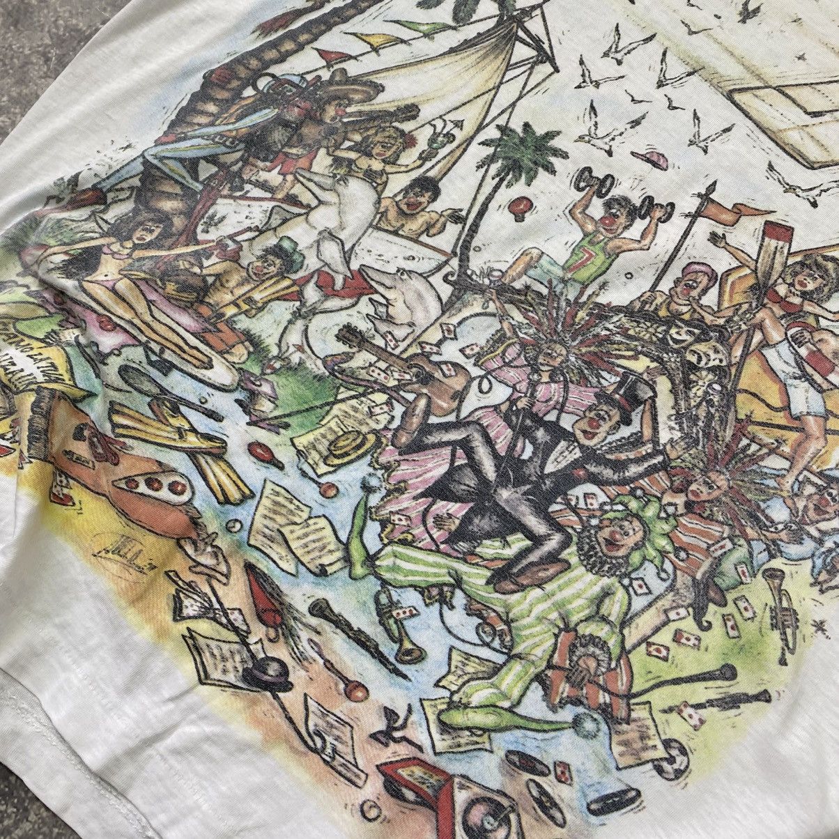 Vintage Vintage Designer Graphic Art Big Logo Streetwear 90’s tee Size US L / EU 52-54 / 3 - 4 Thumbnail