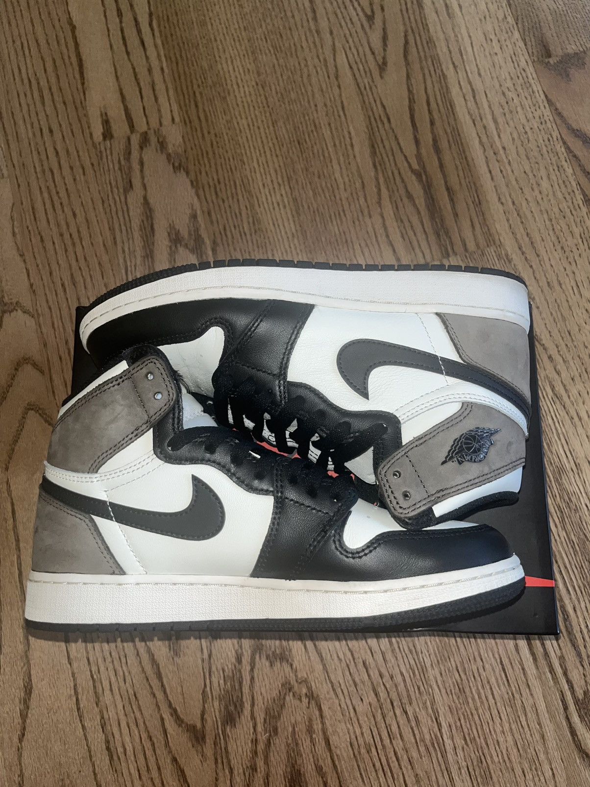Nike Jordan 1 Mocha Retro High OG (6.5Y - GS) Size US 6.5 / EU 39-40 - 10 Thumbnail