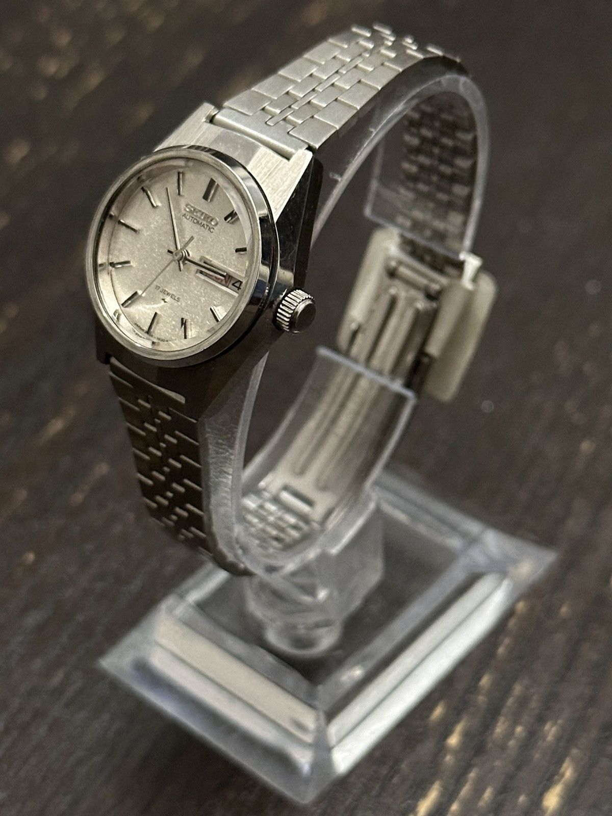 Seiko 1976 Seiko Mineral Crystal Rarest White Dial Watch Size ONE SIZE - 4 Thumbnail