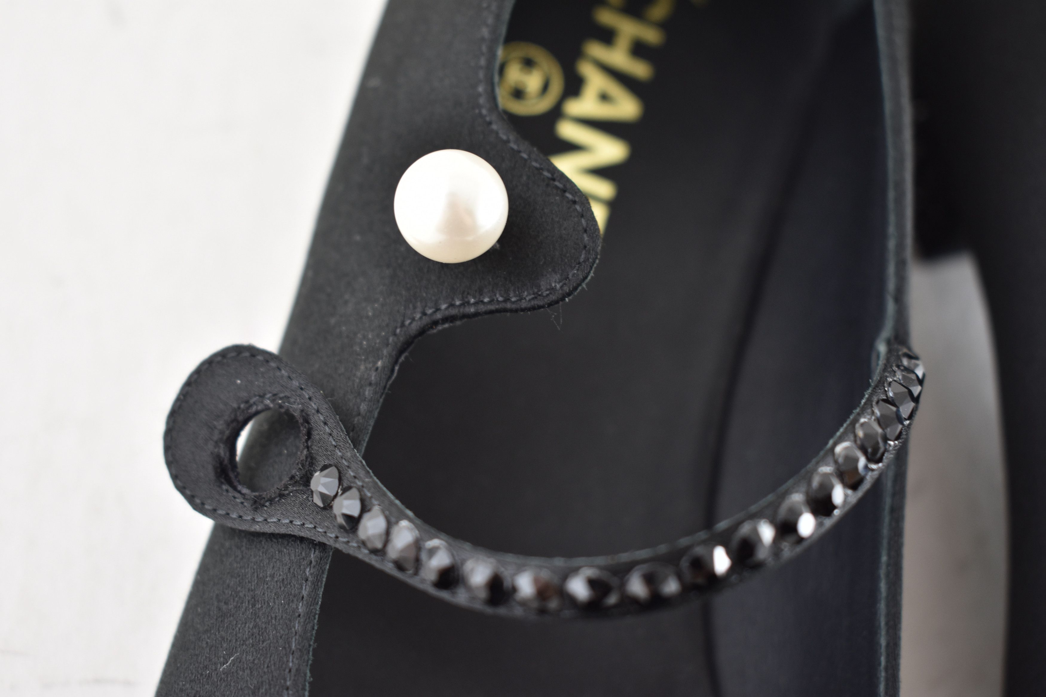 Chanel Chanel 24B Crystal CC Logo Mary Jane Strap Ballet Flat 37 Size US 7 / IT 37 - 11 Thumbnail