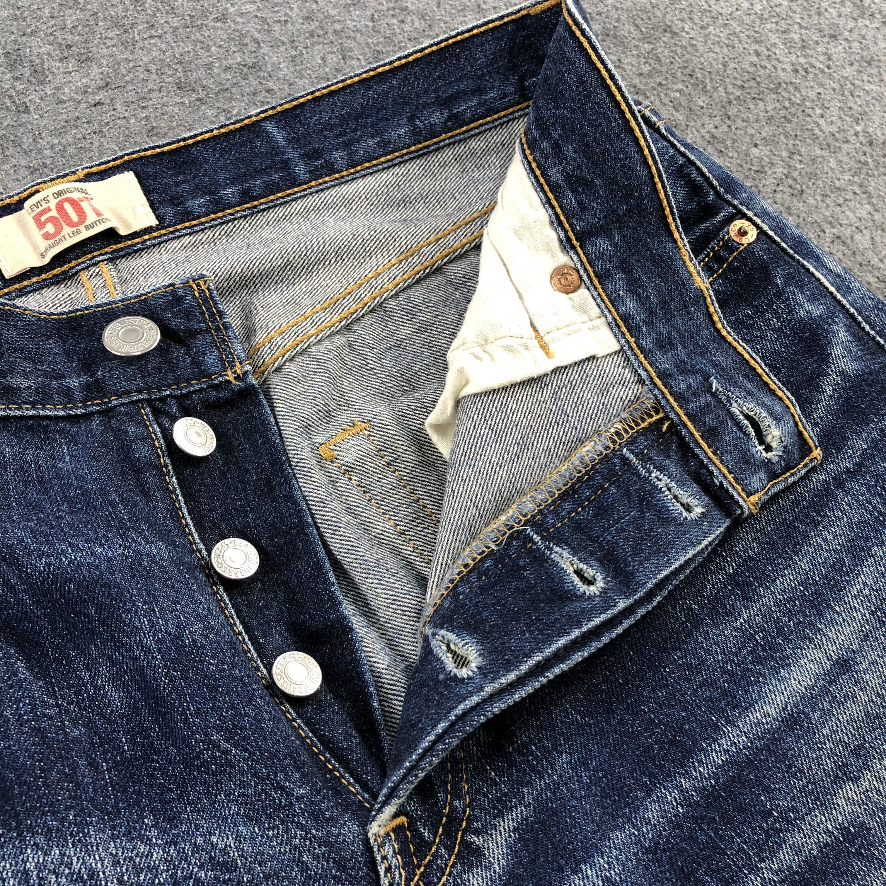 Levi's Vintage Blue Wash Levis 501 Jeans-J1782 Size US 31 - 9 Thumbnail