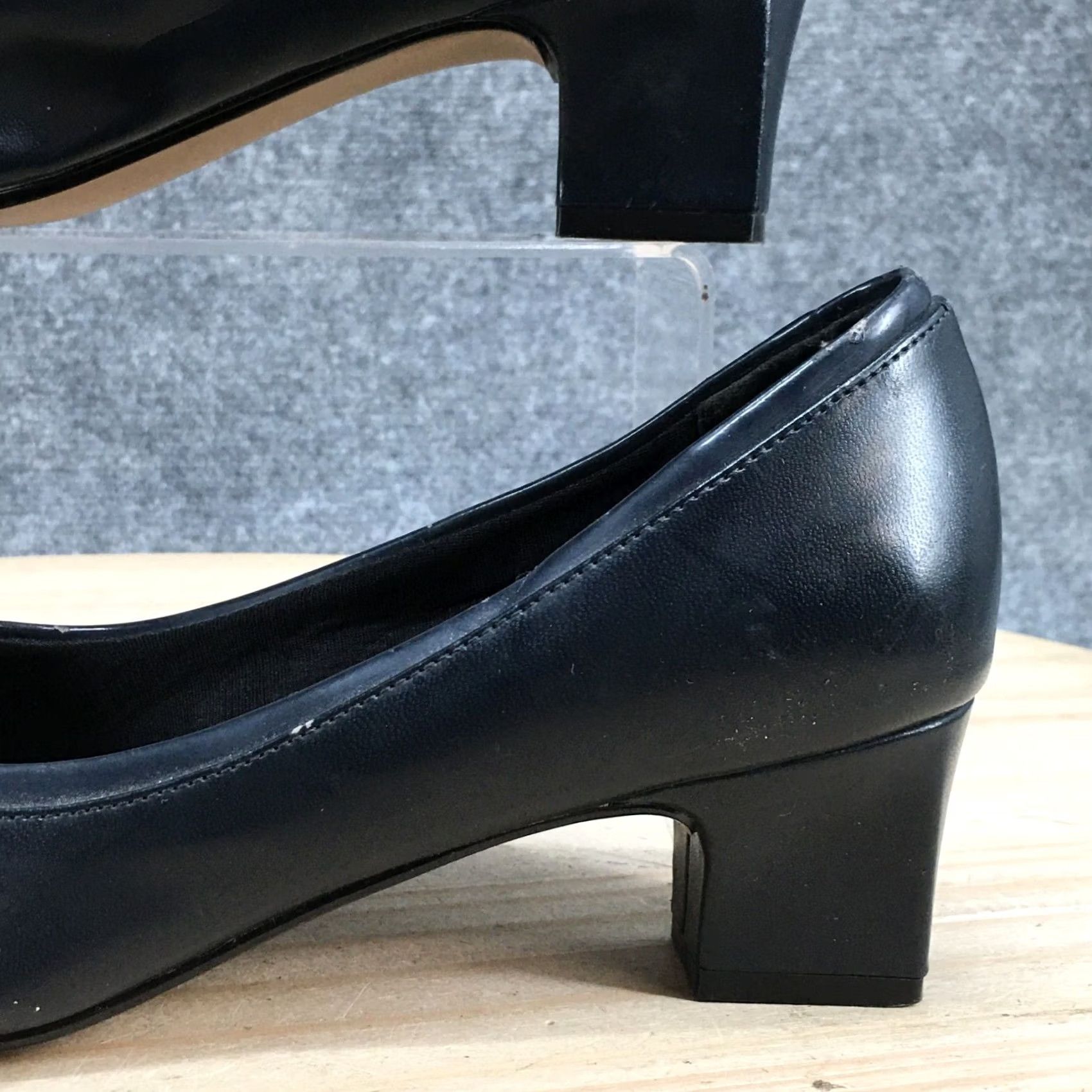 Vintage LifeStride Cap Womens Blue Heels Jermaine Slip Toe Pumps Faux Leather Size ONE SIZE - 3 Thumbnail