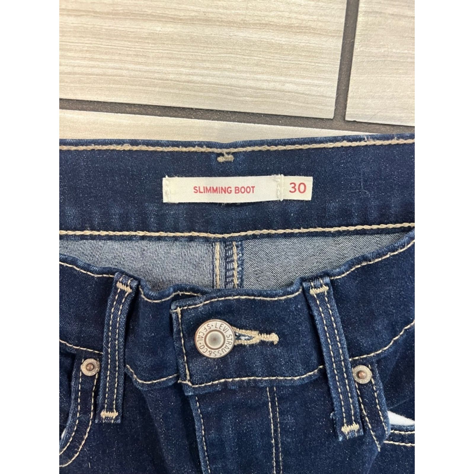 Levi's Levi’s Slimming Boot Dark Wash Bootcut Jeans Size 30" / US 8 / IT 44 - 3 Thumbnail
