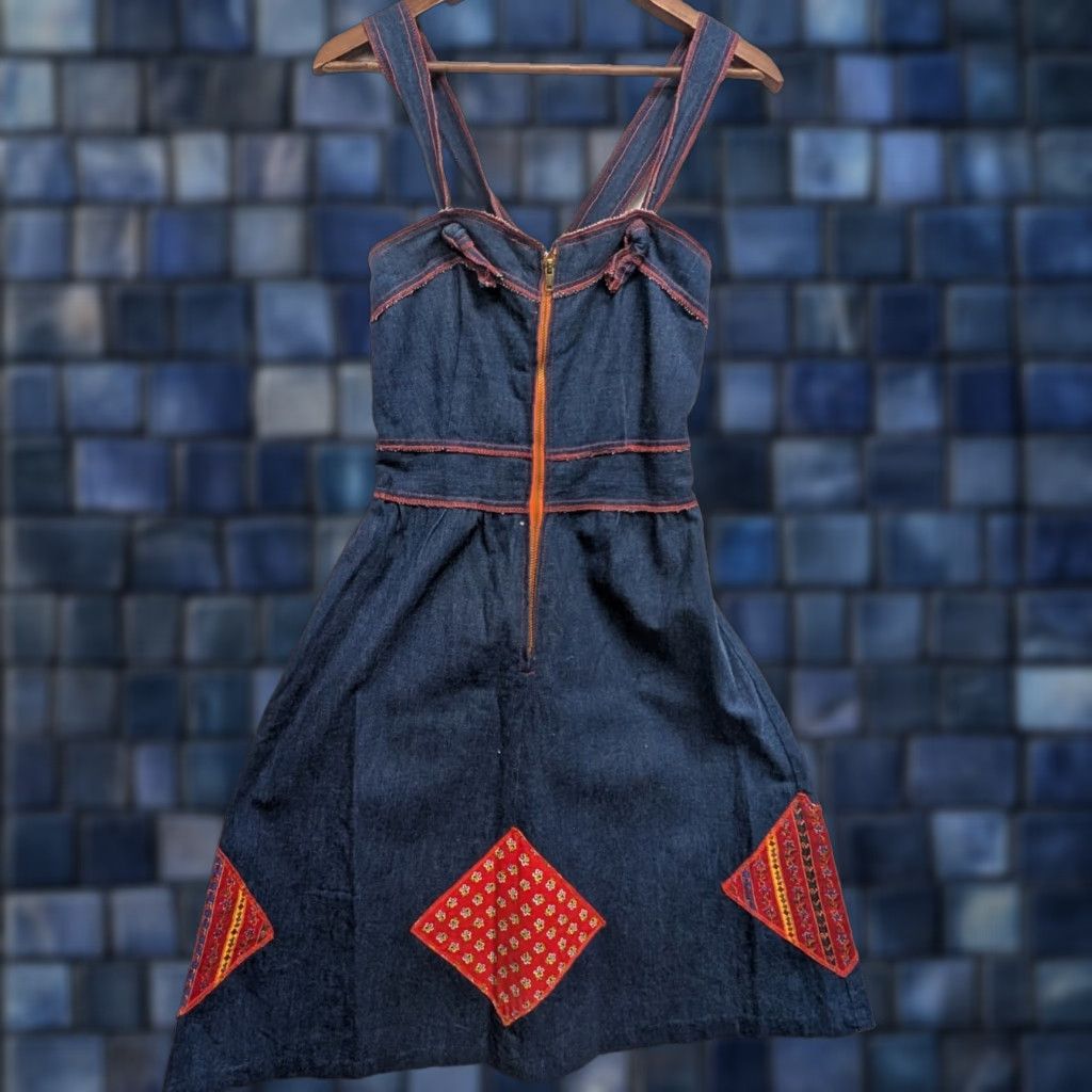 Denime VINTAGE 70s Jean Pinup Dress Day Dress Womens M 9 Denim Chambray Patches Overall Size 30" / US 8 / IT 44 - 1 Thumbnail