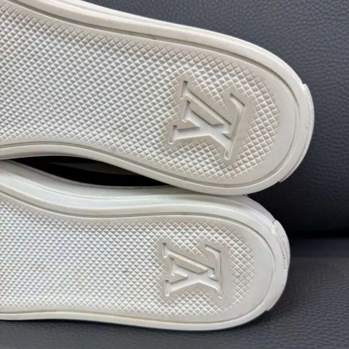 Louis Vuitton Louis Vuitton Stellar White Leather Sneakers -2508 Size US 6 / IT 36 - 8 Thumbnail