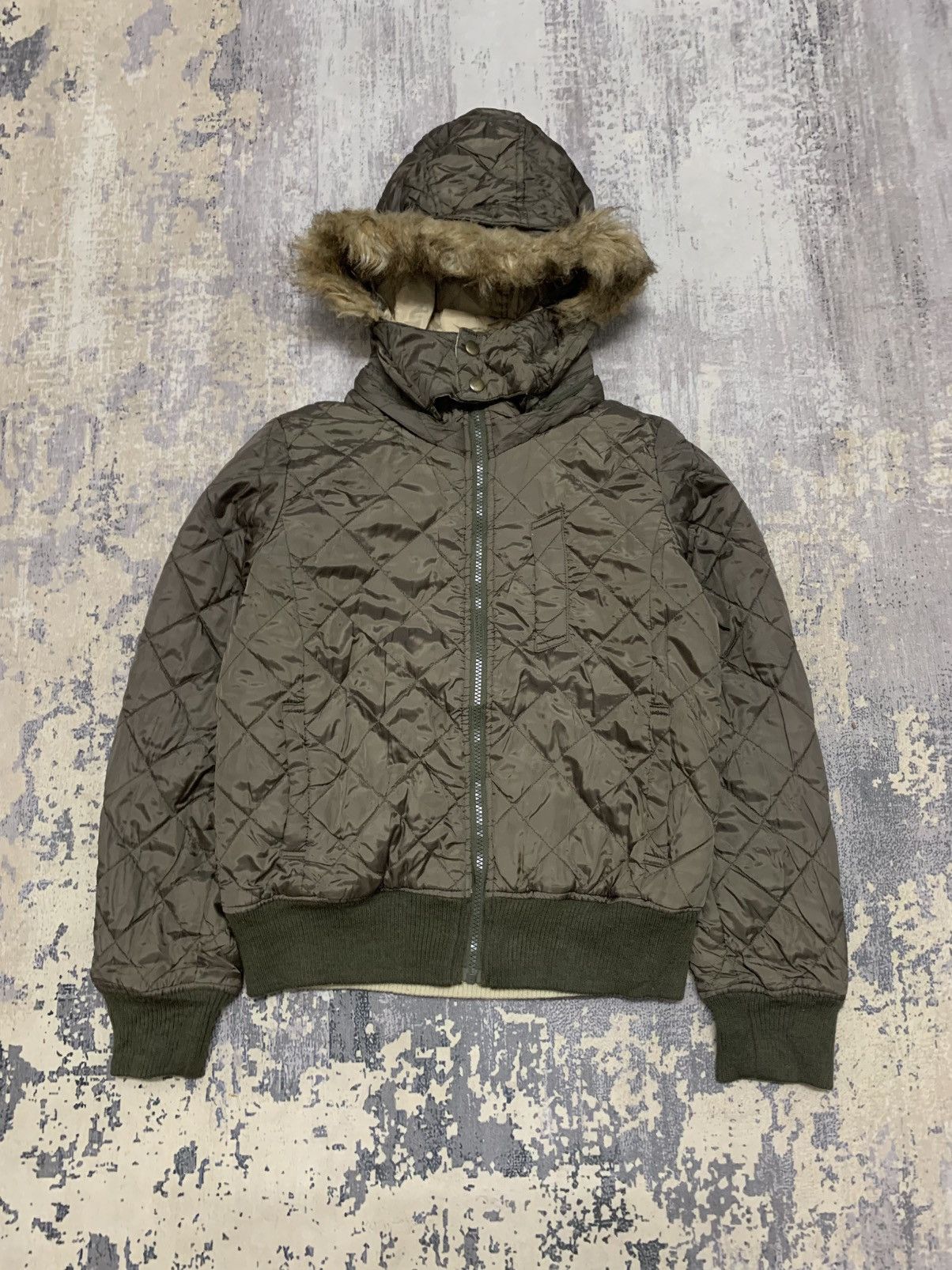 Japanese Brand Vintage Y2K Quilted Bomber Jacket Faux Fur Hood Gimmick Size US S / EU 44-46 / 1 - 2 Thumbnail