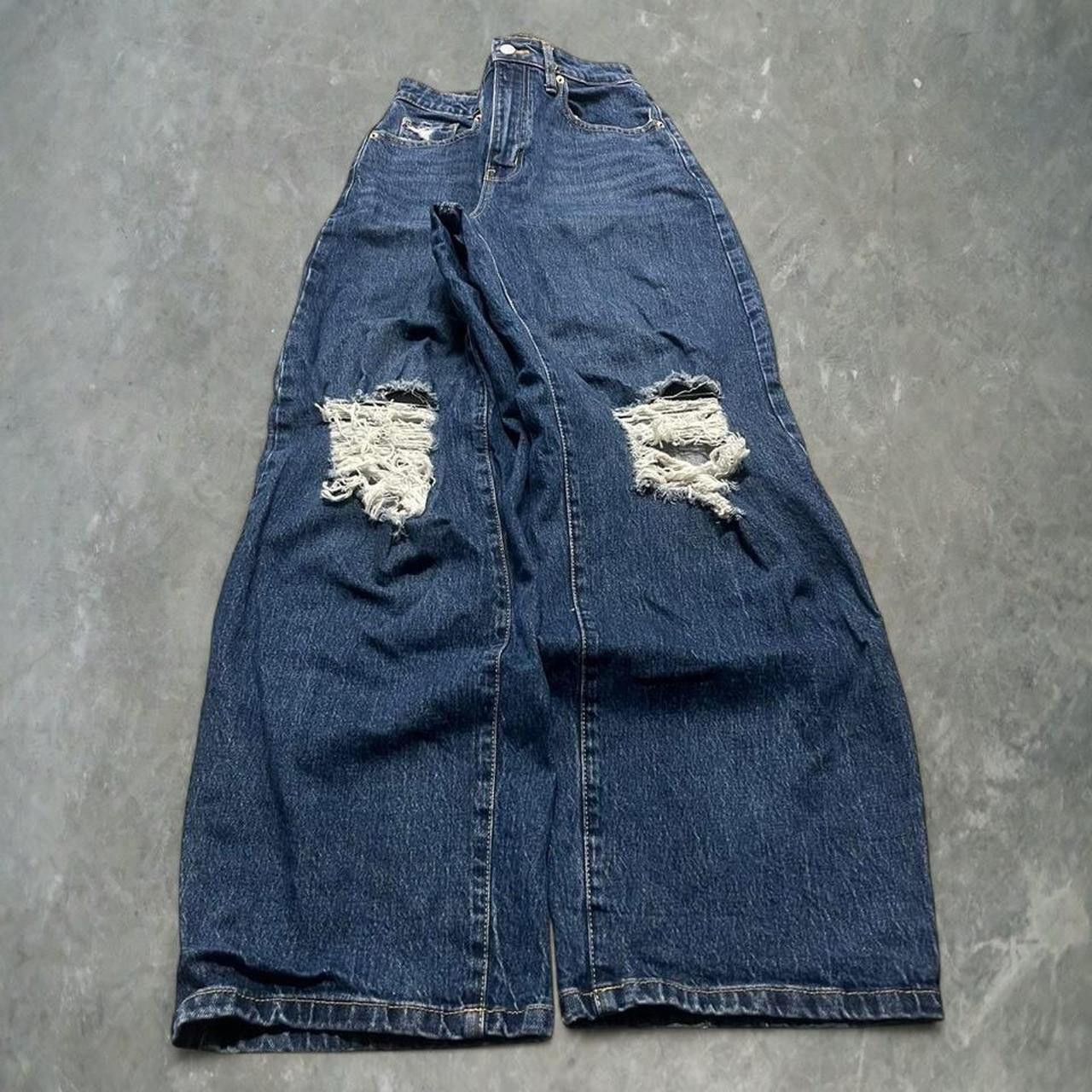 Vintage Crazy Vintage Y2K/2000s Baggy High rise Distressed Ripped Denim jeans! Size US 26 / EU 42 - 1 Thumbnail