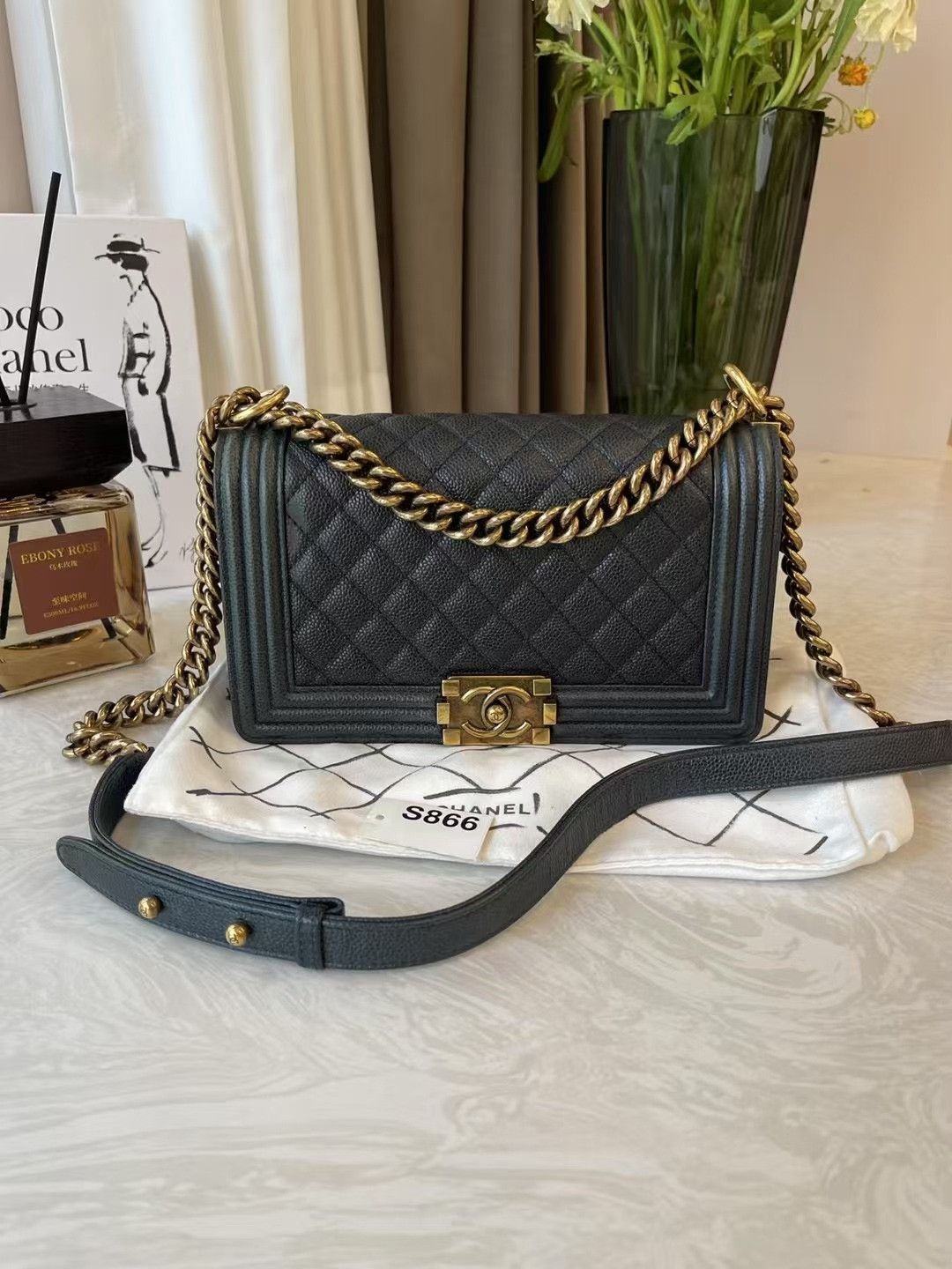 Chanel Pre-loved Bag Very good condition Size ONE SIZE - 1 Thumbnail