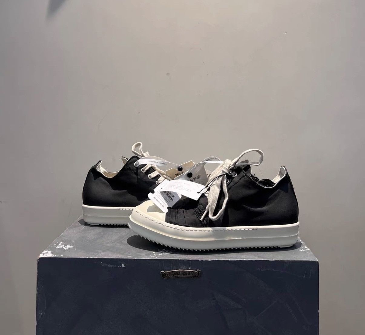 Rick Owens Rick Owens DRKSHDW Low-Top Silk Strap Sneakers Size US 6.5 / EU 39-40 - 3 Thumbnail
