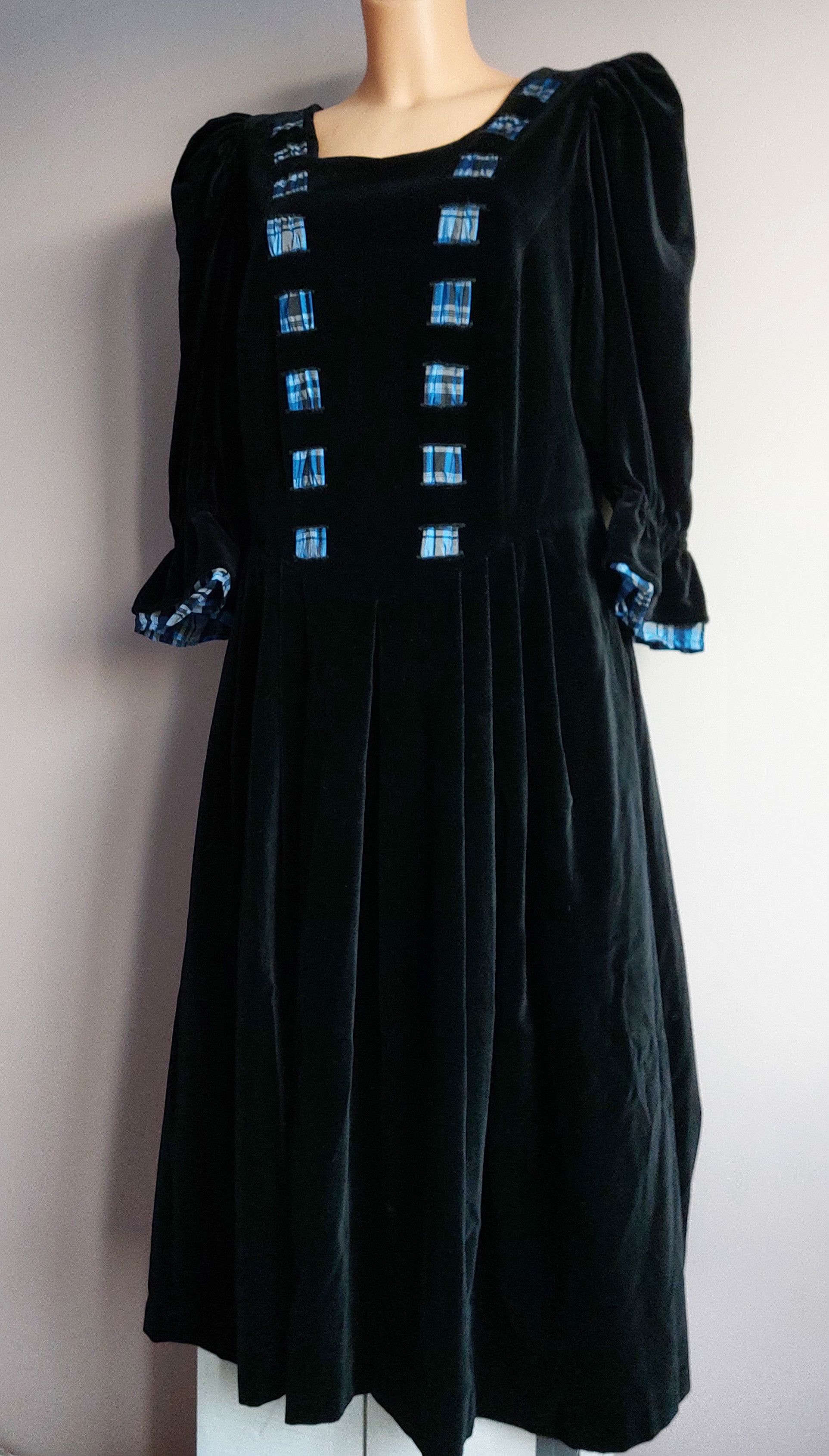 Vintage Peter Hahn CountryLine velvet dress with silk embellishment Size XL / US 12-14 / IT 48-50 - 3 Thumbnail