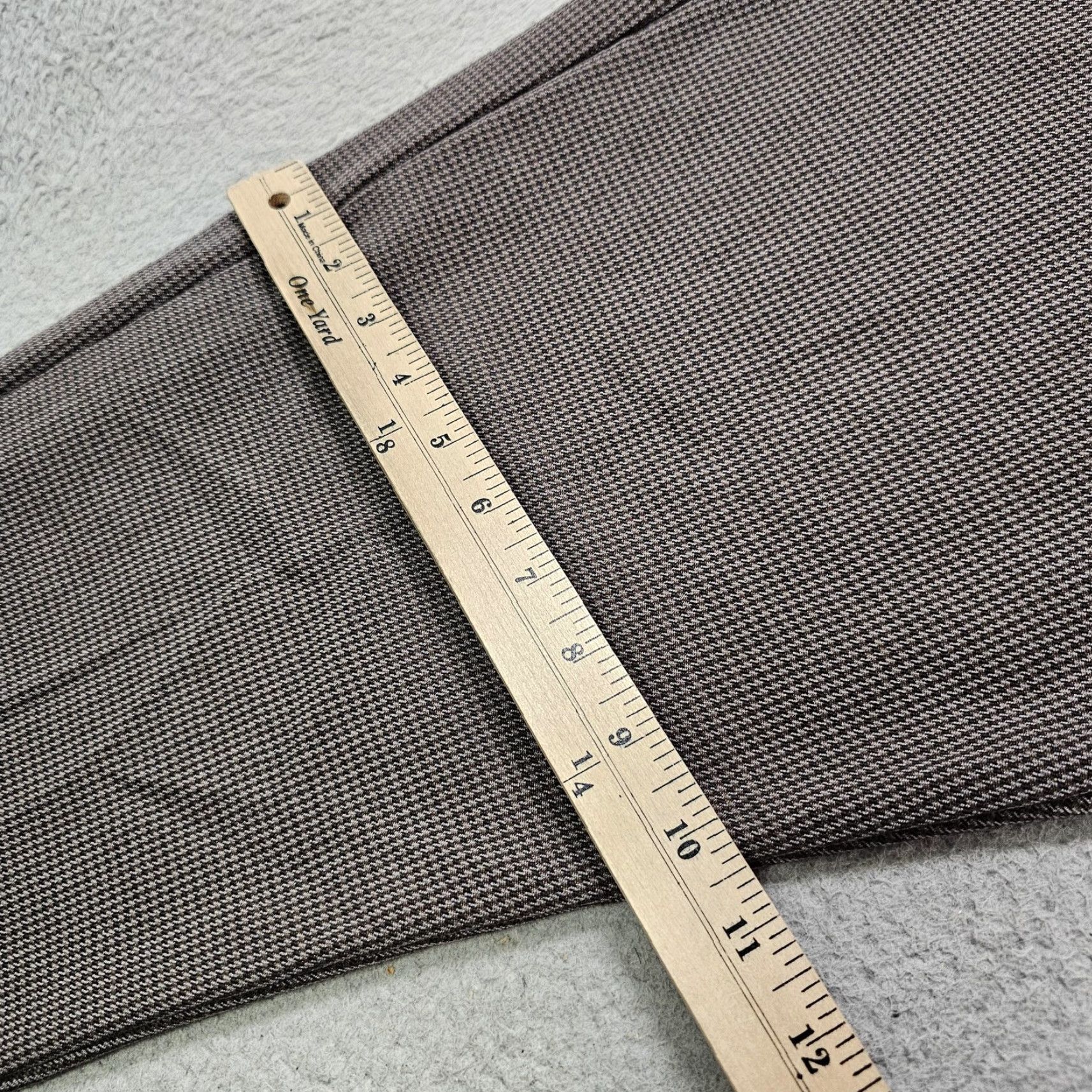 Abercrombie & Fitch Abercrombie & Fitch Dress Pants Mens 34x31 Brown Check Relaxed Fit, Pleated, Zip Fly, Pockets, Straight Leg, Office, Business, Casual Size US 34 / EU 50 - 6 Thumbnail