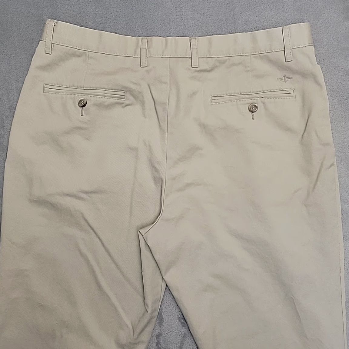 Dockers VINTAGE Dockers Pants Mens 36x30 Beige Twill Chino Pleated Cuffed 100% Cotton Y2K Men Pants Brown Solid Pockets Casual Mens Size US 36 / EU 52 - 7 Thumbnail