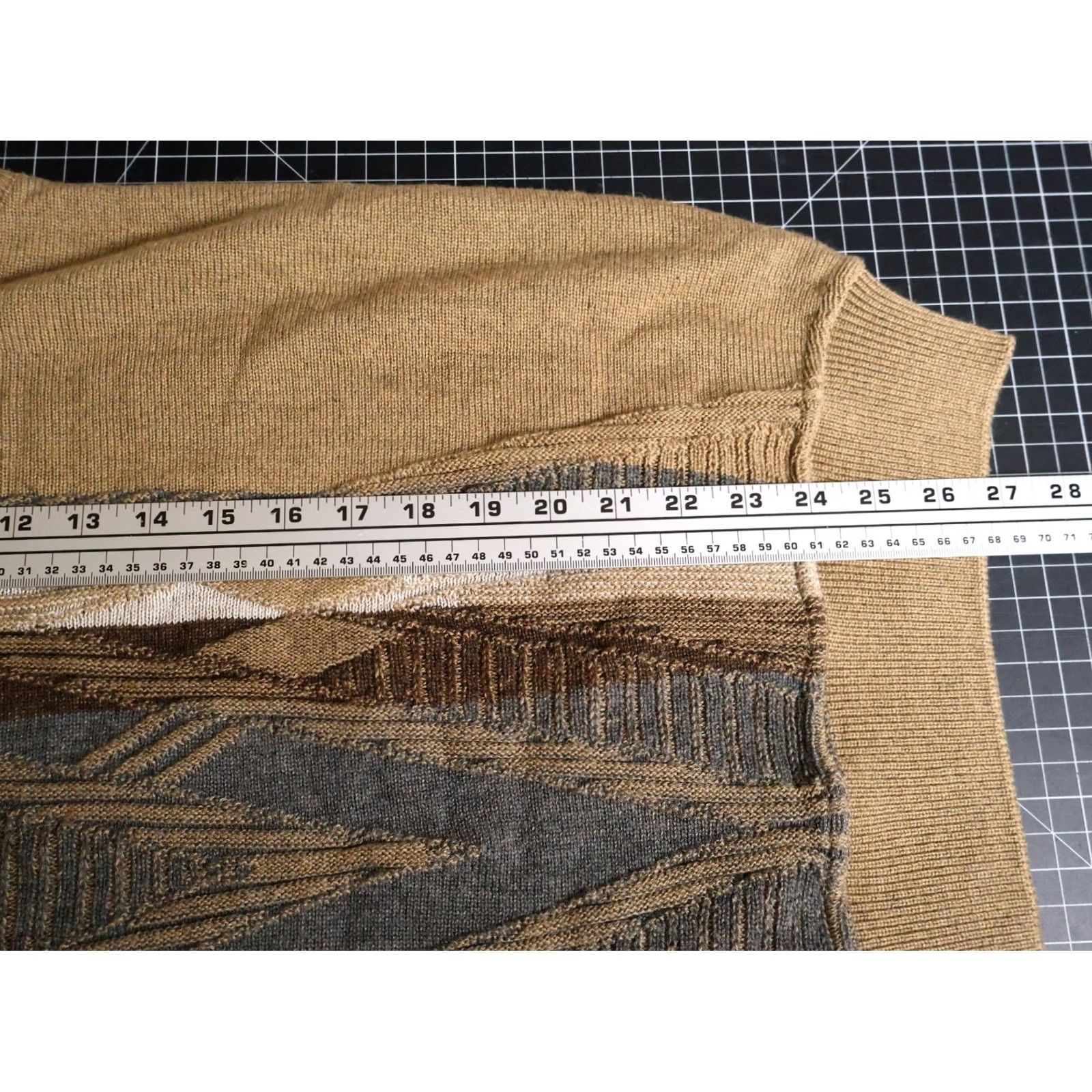 Vintage VINTAGE Cooper Sweater Vest Men's Large Brown Gray V-Neck Knit VTG Size US L / EU 52-54 / 3 - 6 Thumbnail