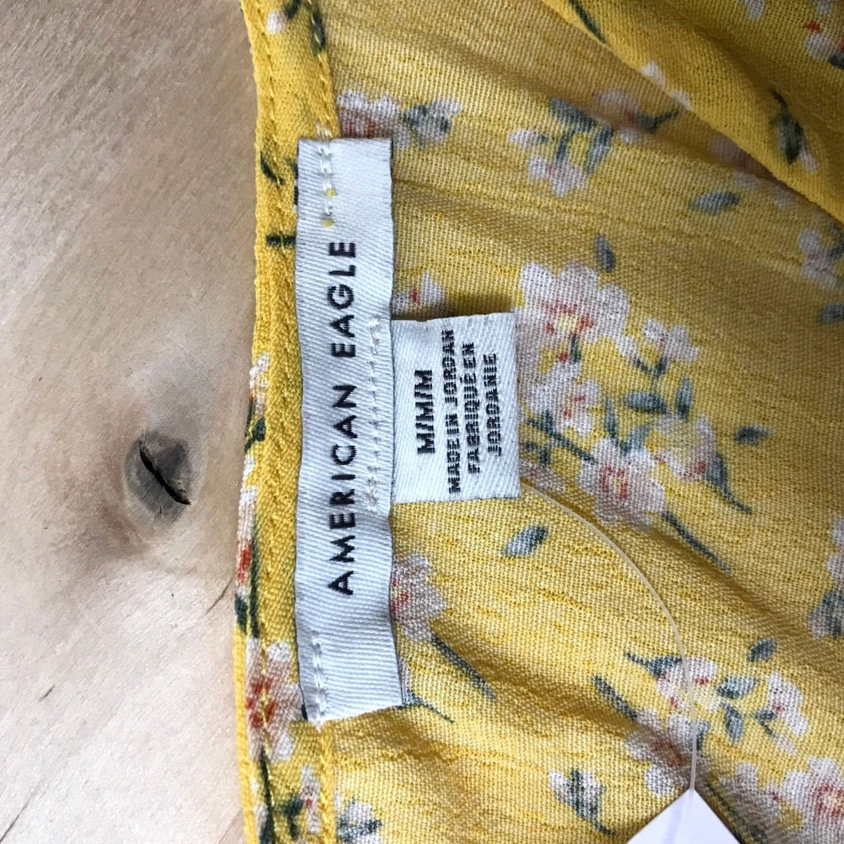 Vintage VINTAGE? No. American Eagle yellow floral puff sleeve wrap romper playsuit Size 32" / US 10 / IT 46 - 7 Thumbnail