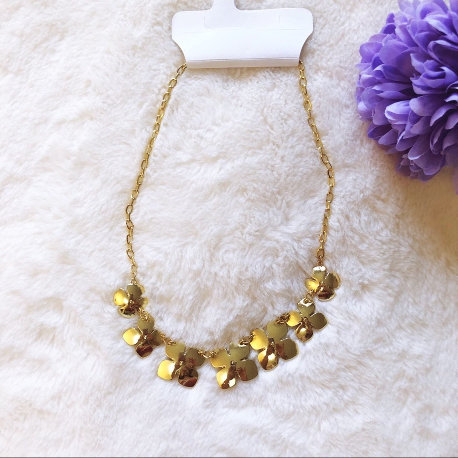 Ann Taylor Ann Taylor Pearlized Floral Statement Necklace Size ONE SIZE - 5 Thumbnail