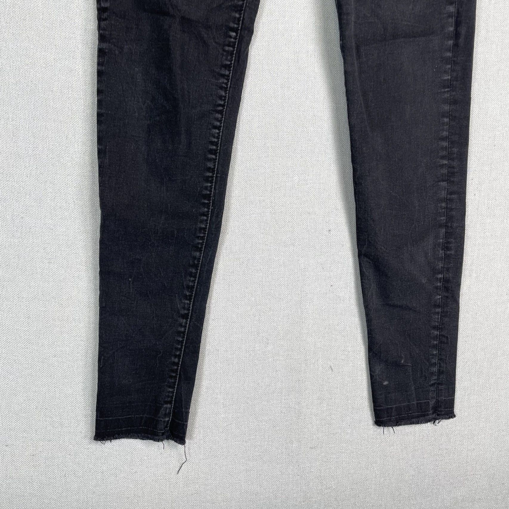 Vintage **Women Size 27 Black Skinny Jeans Mid Rise Zipper** User: Women Size 27 Black Skinny Jeans Mid Rise Zipper Size 27" / US 4 / IT 40 - 3 Thumbnail
