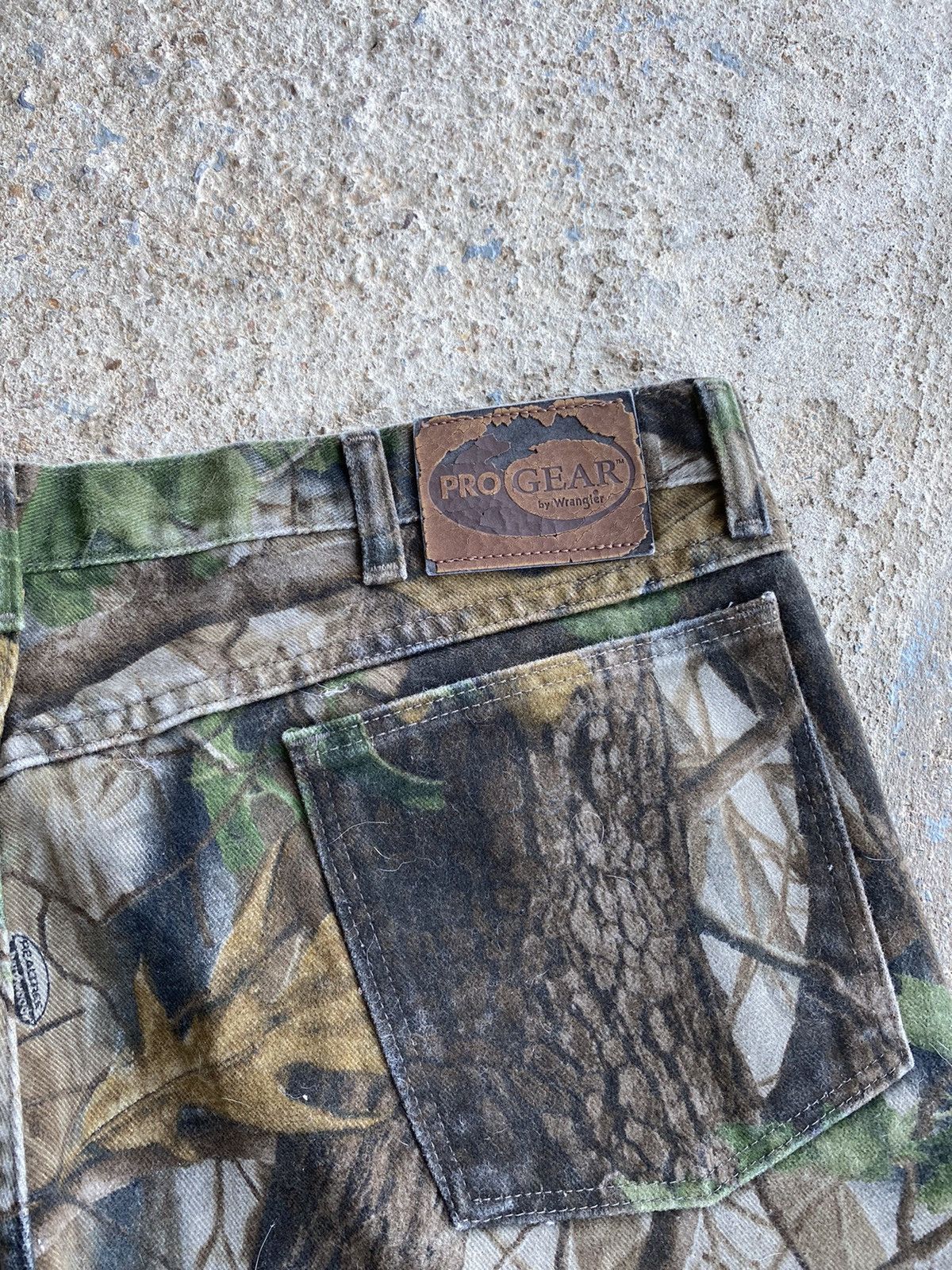 Realtree × Vintage × Wrangler Vintage Y2K Wrangler Realtree Camo Carhartt Pants W40xL25 Size US 40 / EU 56 - 3 Thumbnail