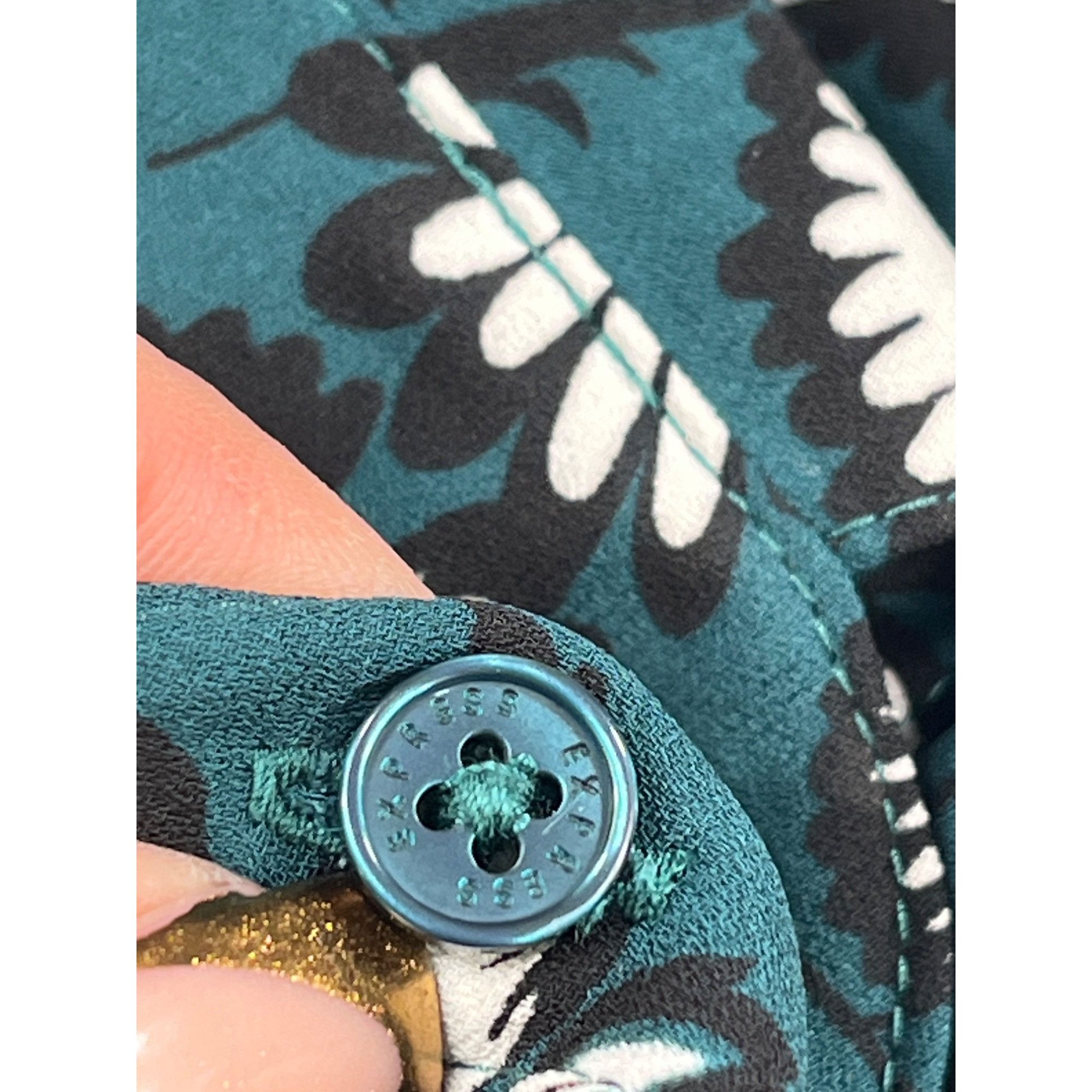 Express Express SKU 7724 Womens Floral Teal Button Up Long Sleeve Bl Size XS / US 0-2 / IT 36-38 - 12 Thumbnail