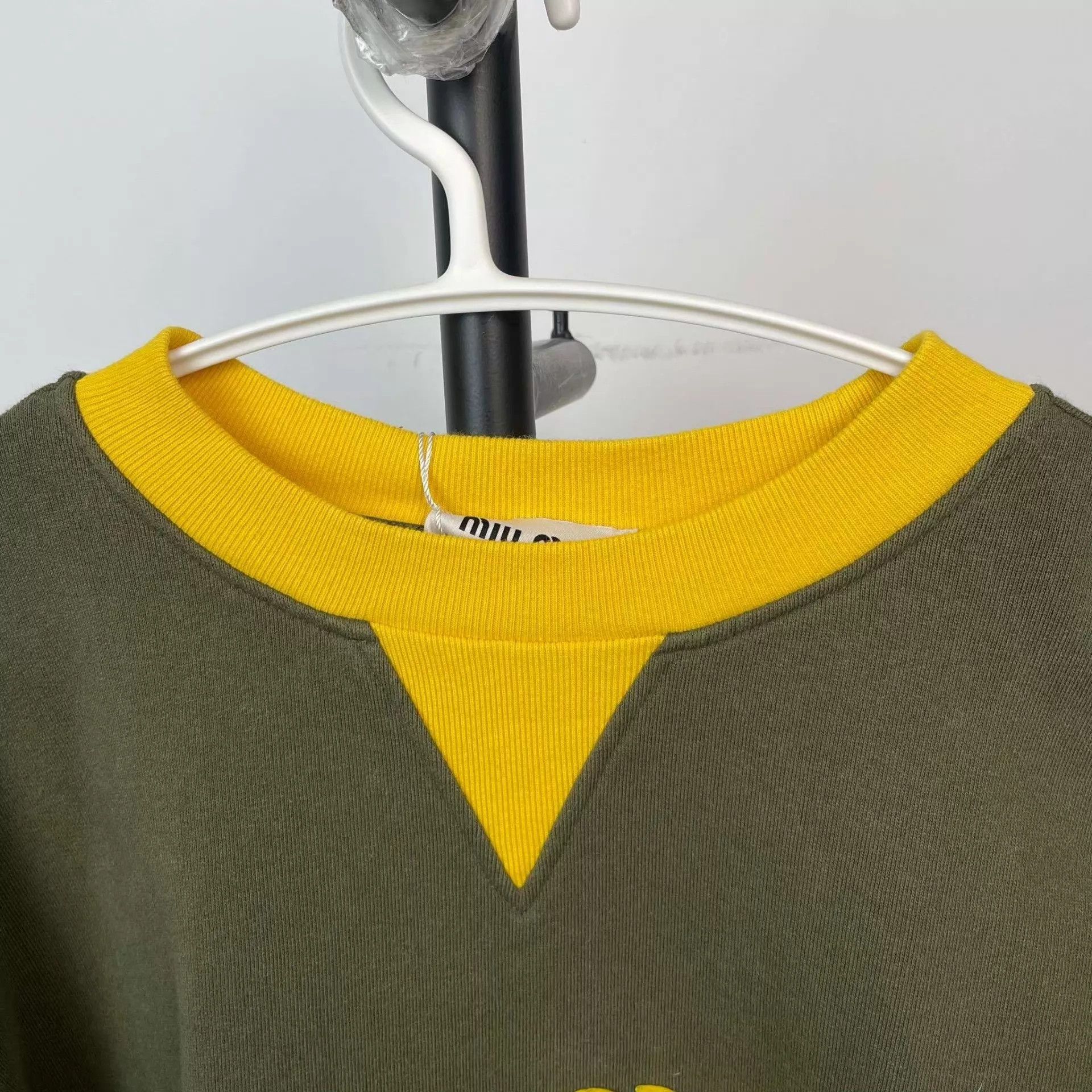 Miu Miu MIU MIU sweatshirt M deep green Size M / US 6-8 / IT 42-44 - 9 Thumbnail