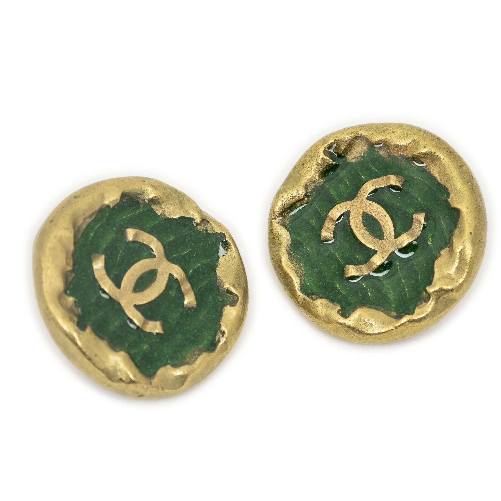 Chanel CC Round Enamel Clip On Earrings Size ONE SIZE - 1 Thumbnail
